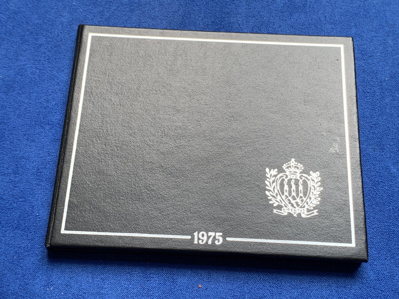 《竞宝斋》第195场-周日，周一 2场 (全场包邮) 卡装 圣马力诺1975年500里拉银币 包浆五彩美品