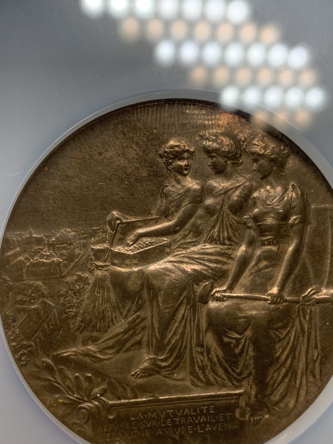 《竞宝斋》第195场-周日，周一 2场 (全场包邮) NGC UNC 法国三女神互助协会艺术铜章 大盒 50mm