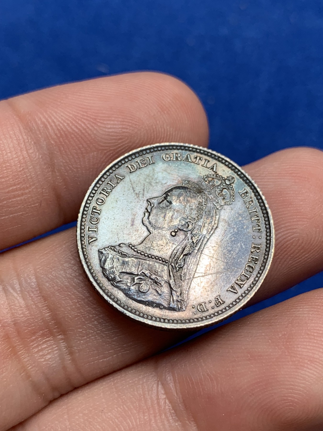 《竞宝斋》第195场-周日，周一 2场 (全场包邮) 英国 1887年 维多利亚高冠1先令 银币 深彩包浆