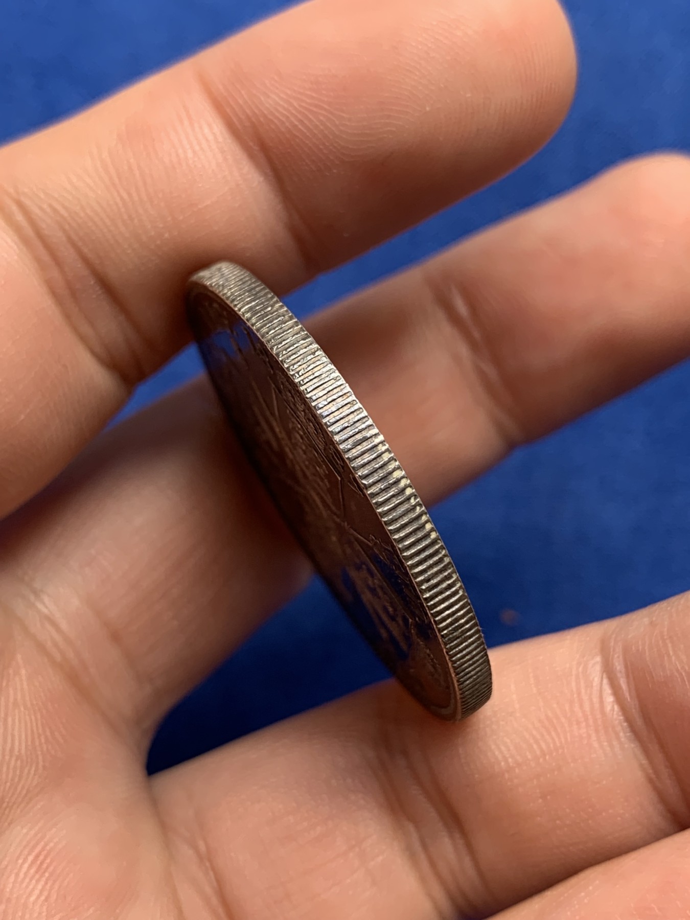 《竞宝斋》第195场-周日，周一 2场 (全场包邮) 英国1887年维多利亚高冠双福林银币 深彩包浆