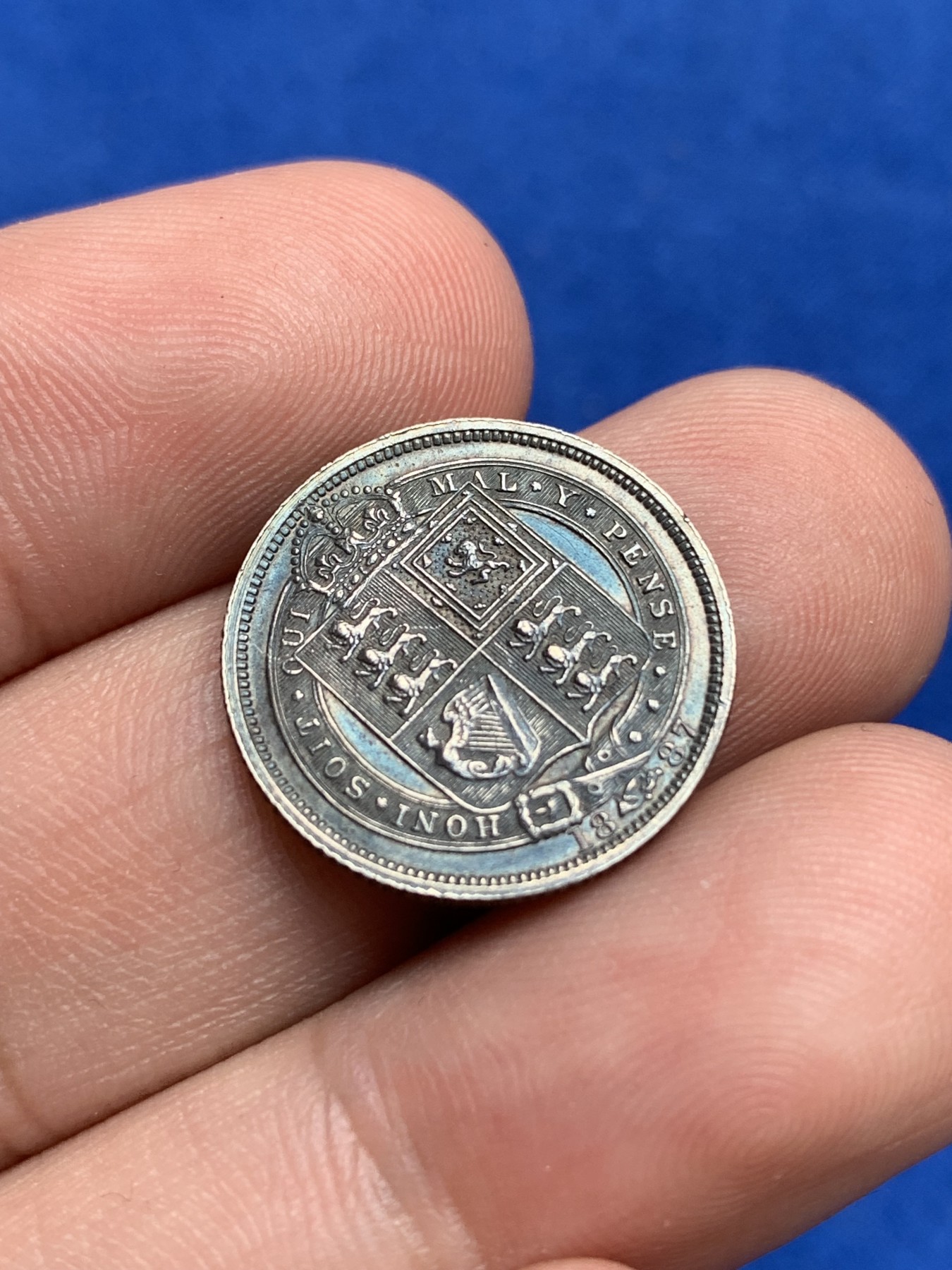 《竞宝斋》第195场-周日，周一 2场 (全场包邮) 英国1887维多利亚高冠6便士银币 深彩包浆