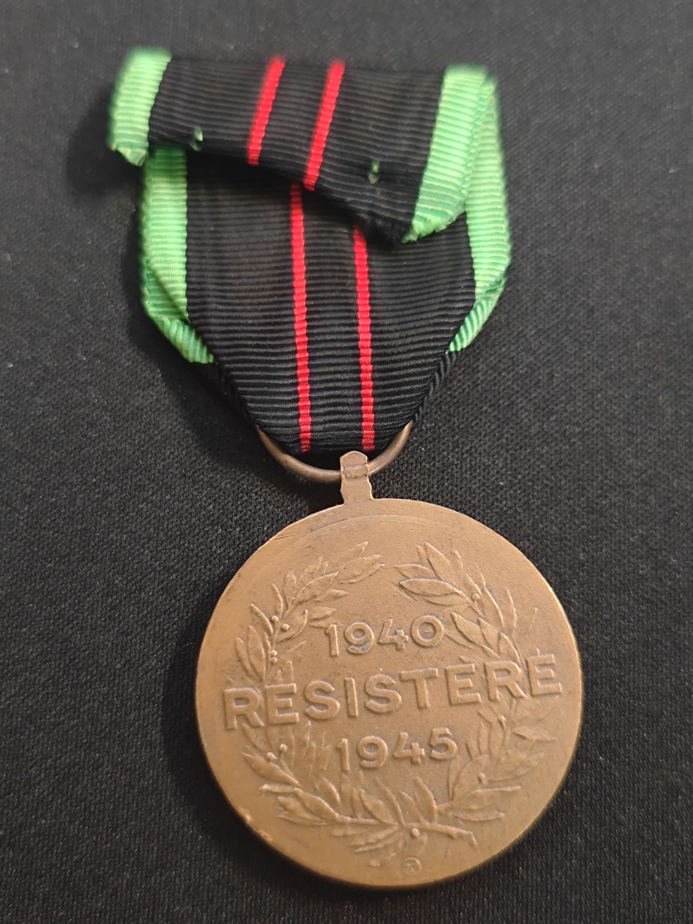 棕熊第三次勋章小拍 （苏联法国东德比利时等 币章册） 比利时1940-1945 敌后抵抗奖章 授予沦陷区隐蔽战线和抵抗组织成员