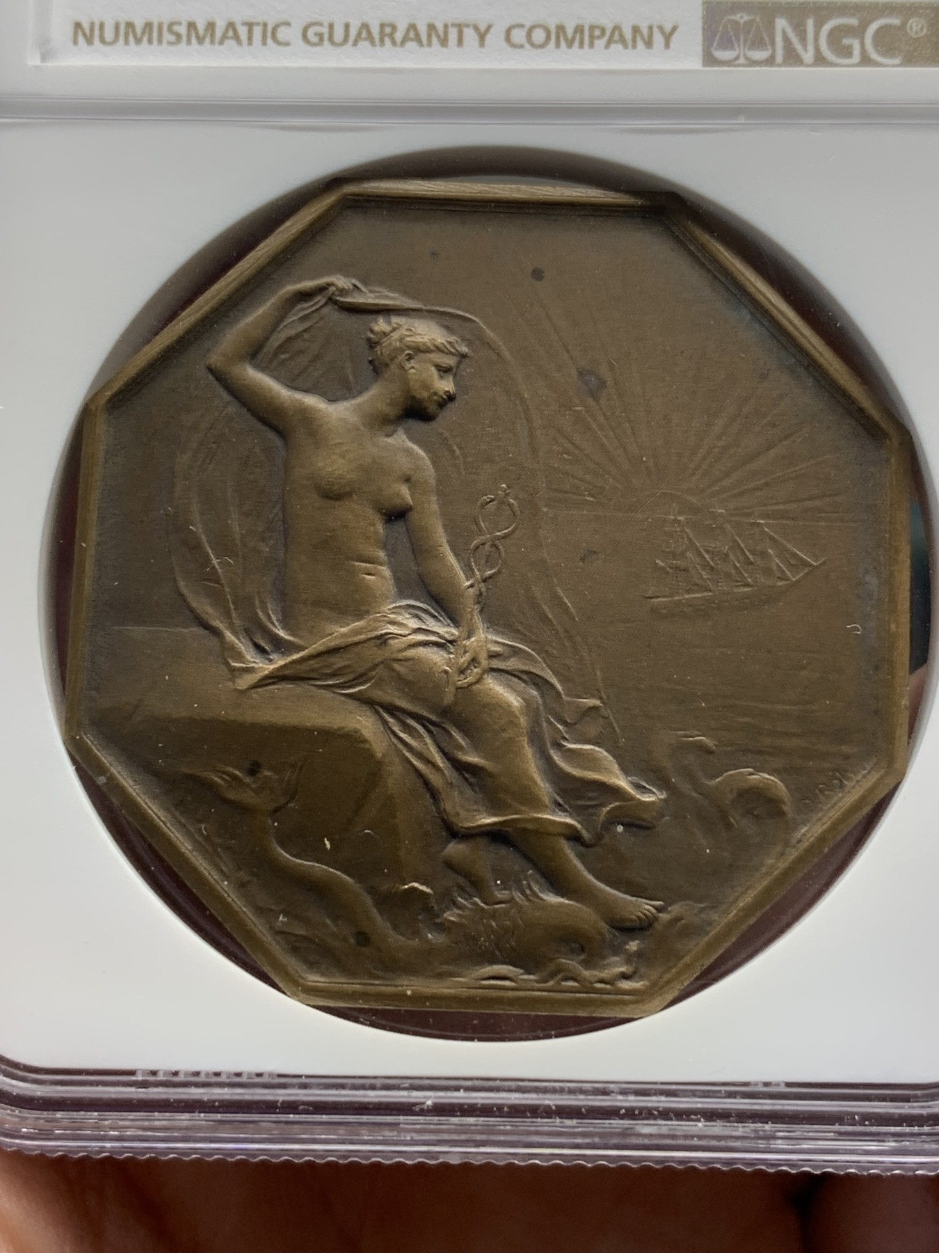 《竞宝斋》第195场-周日，周一 2场 (全场包邮) NGC MS63 罗蒂作品  法国 1879年 圣纳泽尔 商会八角铜章代用币 稀少品种 42mm巨大规格