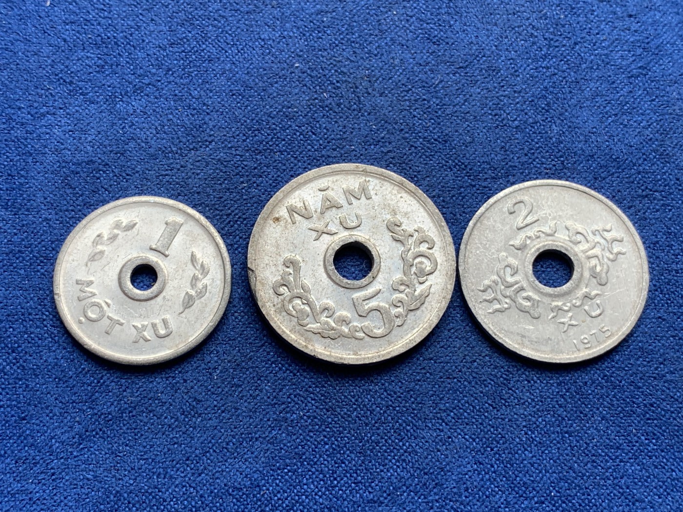 《竞宝斋》第195场-周日，周一 2场 (全场包邮) 3枚一组 南越1975年铝币一组