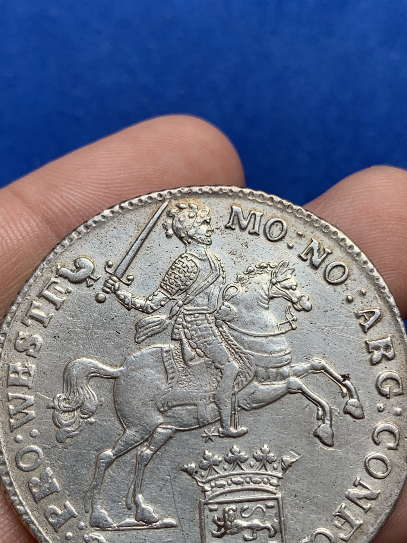 《竞宝斋》第195场-周日，周一 2场 (全场包邮) pcgs au （86674401）已砸盒 1759 荷兰大马剑  细节高点都非常好 可见轻微划痕