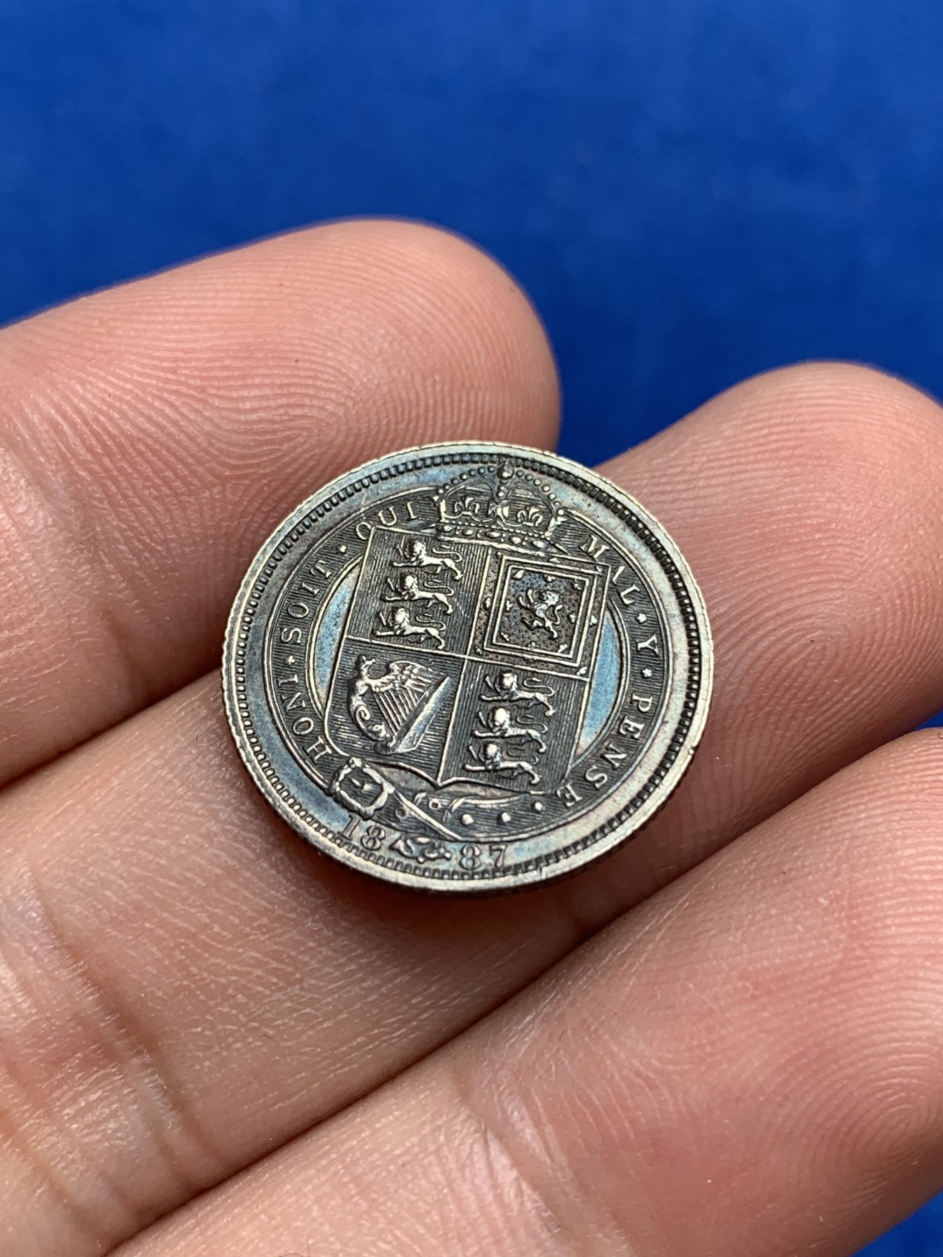 《竞宝斋》第195场-周日，周一 2场 (全场包邮) 英国1887维多利亚高冠6便士银币 深彩包浆