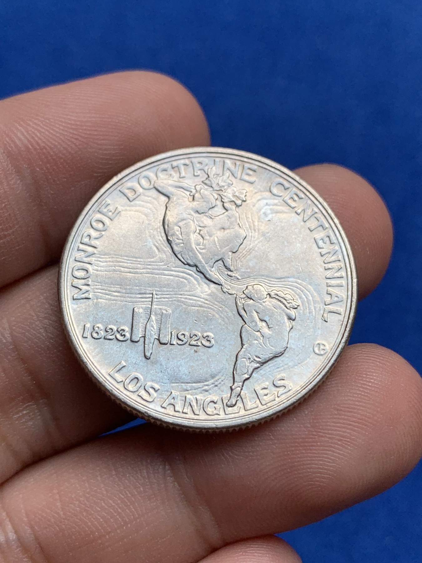 《竞宝斋》第195场-周日，周一 2场 (全场包邮) 美国1923年门罗主义百年纪念半圆银币