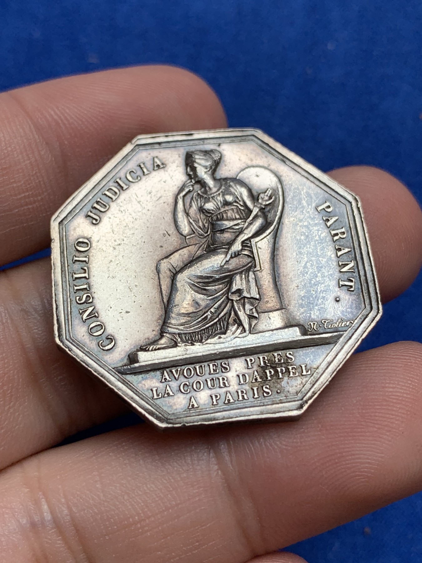 《竞宝斋》第195场-周日，周一 2场 (全场包邮) 法国1860-1879上诉法院和法律辩护八角银质代币 蜜蜂边铭 16.7g  33.5mm