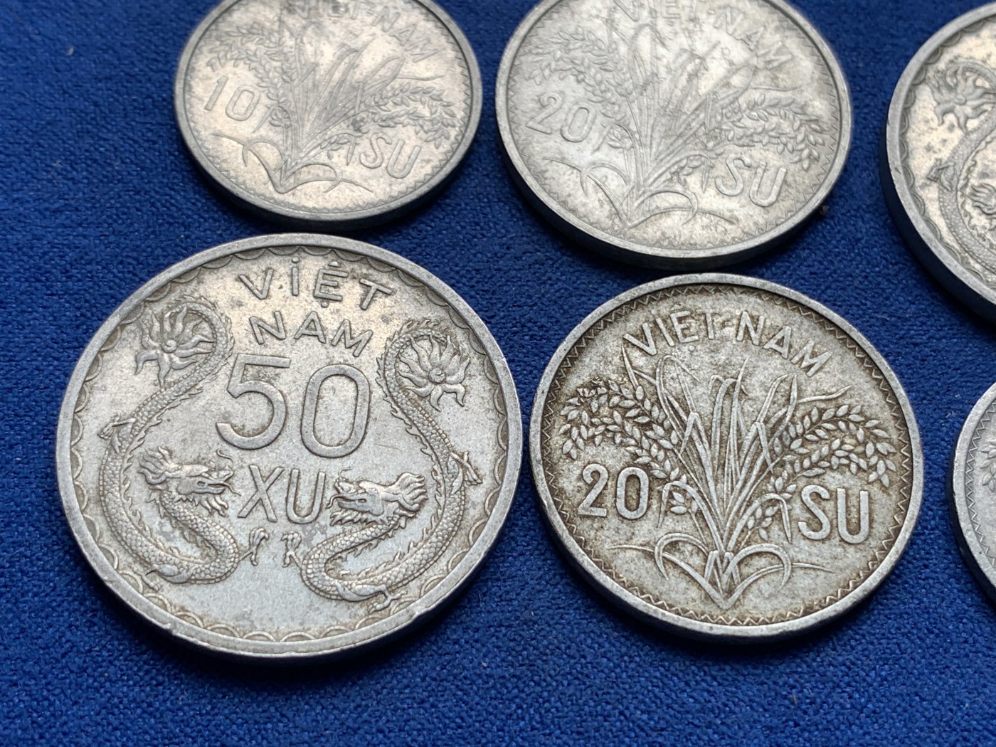 《竞宝斋》第195场-周日，周一 2场 (全场包邮) 两套（6枚）一组 越南1953三美女 （50苏+20苏+10苏）*2