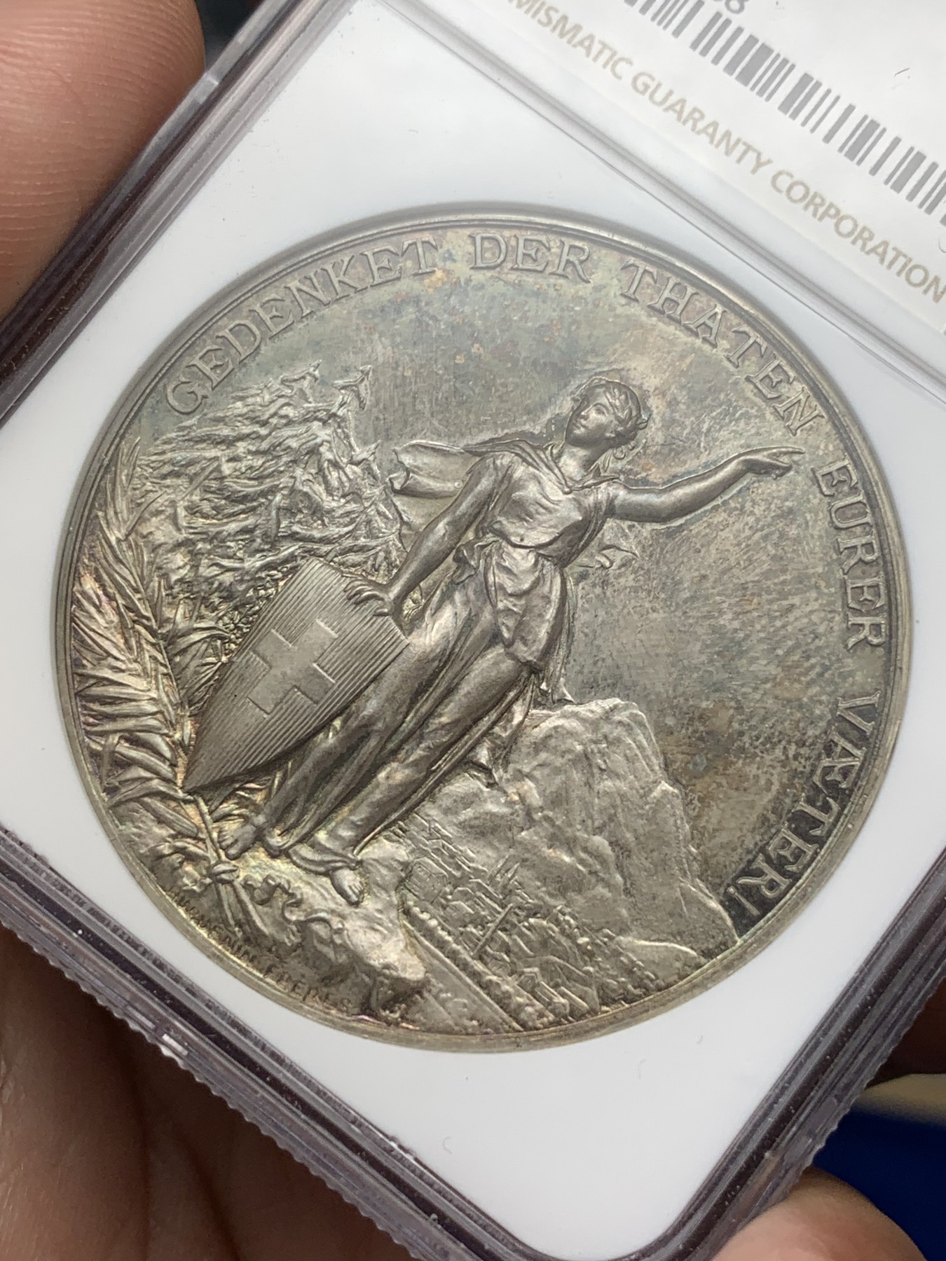 《竞宝斋》第195场-周日，周一 2场 (全场包邮) NGC-MS63 1892 瑞士 格拉鲁斯 大规格 深浮雕射击节 银章PL 五彩底板