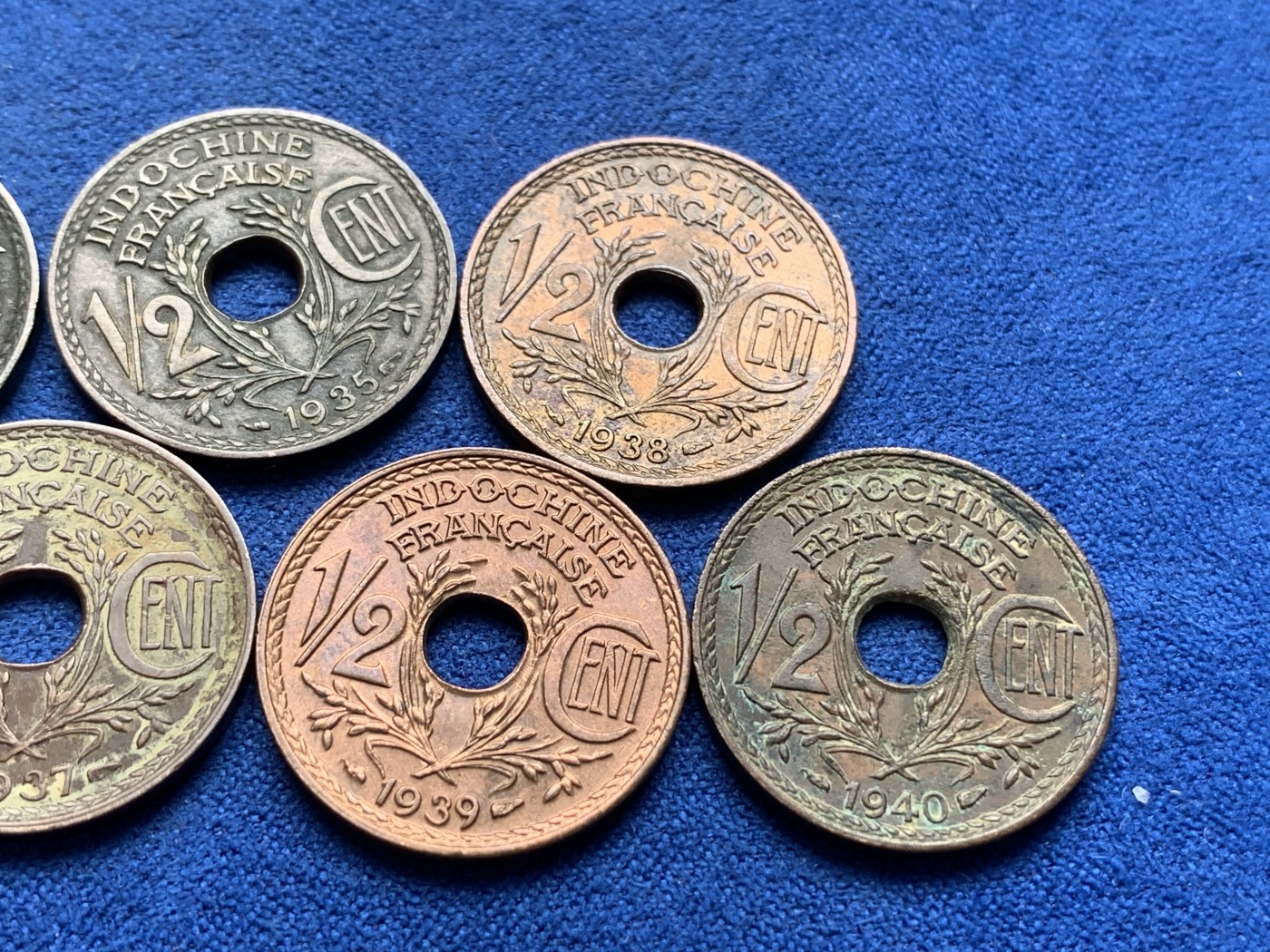 《竞宝斋》第195场-周日，周一 2场 (全场包邮) 6枚一组 法属印支1/2铜币一组，1940年最稀少