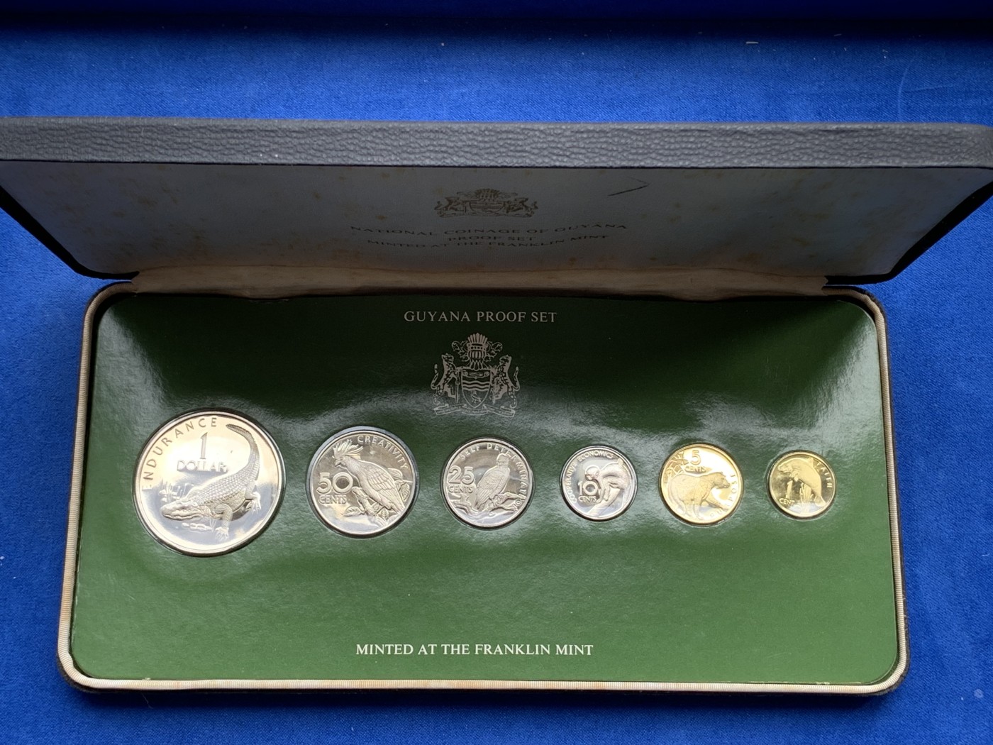 《竞宝斋》第195场-周日，周一 2场 (全场包邮) 1976年圭亚那 盒装套币 状态不错