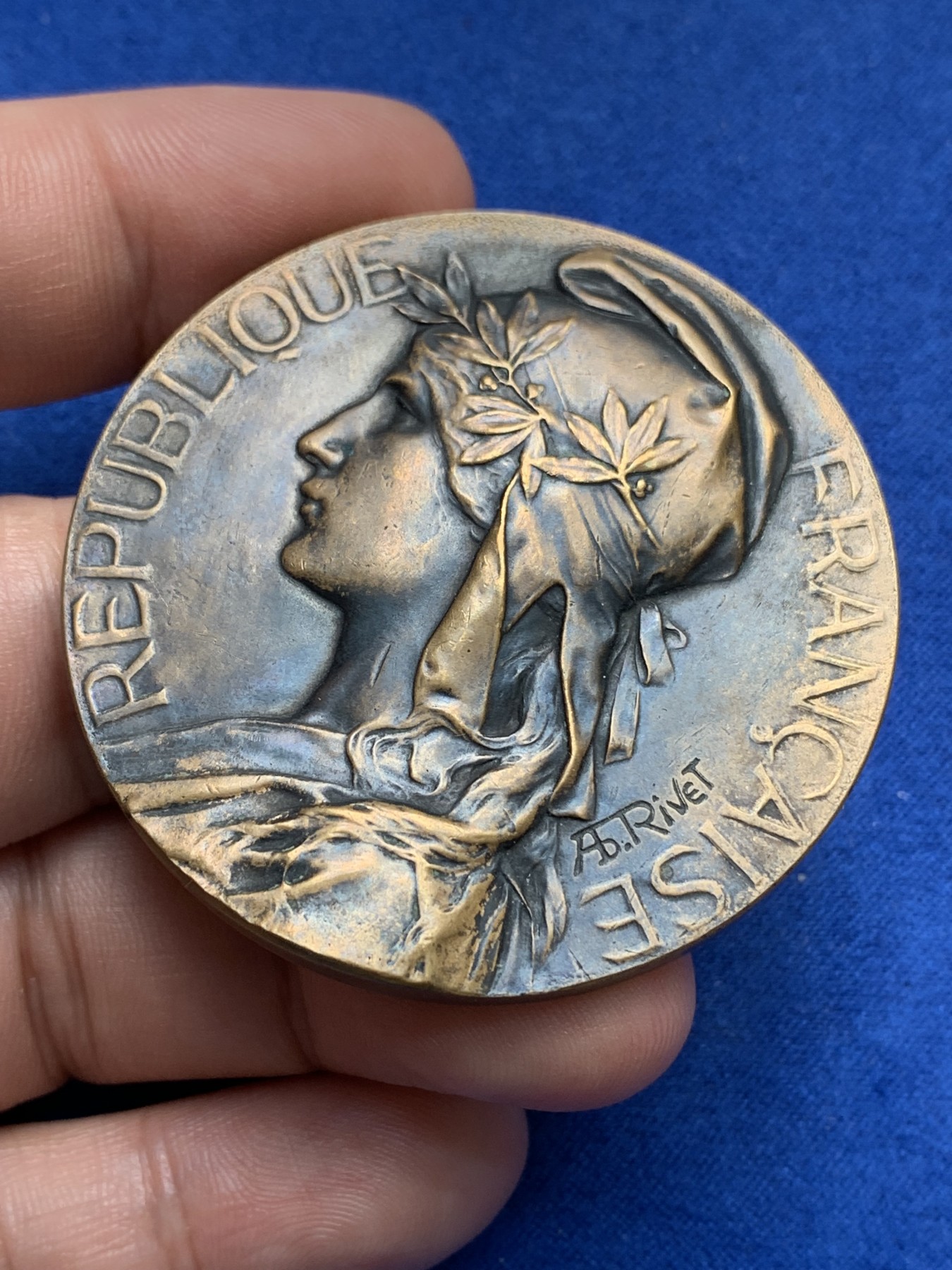 《竞宝斋》第195场-周日，周一 2场 (全场包邮) 法国玛丽安娜大铜章 57.7g  49.6mm