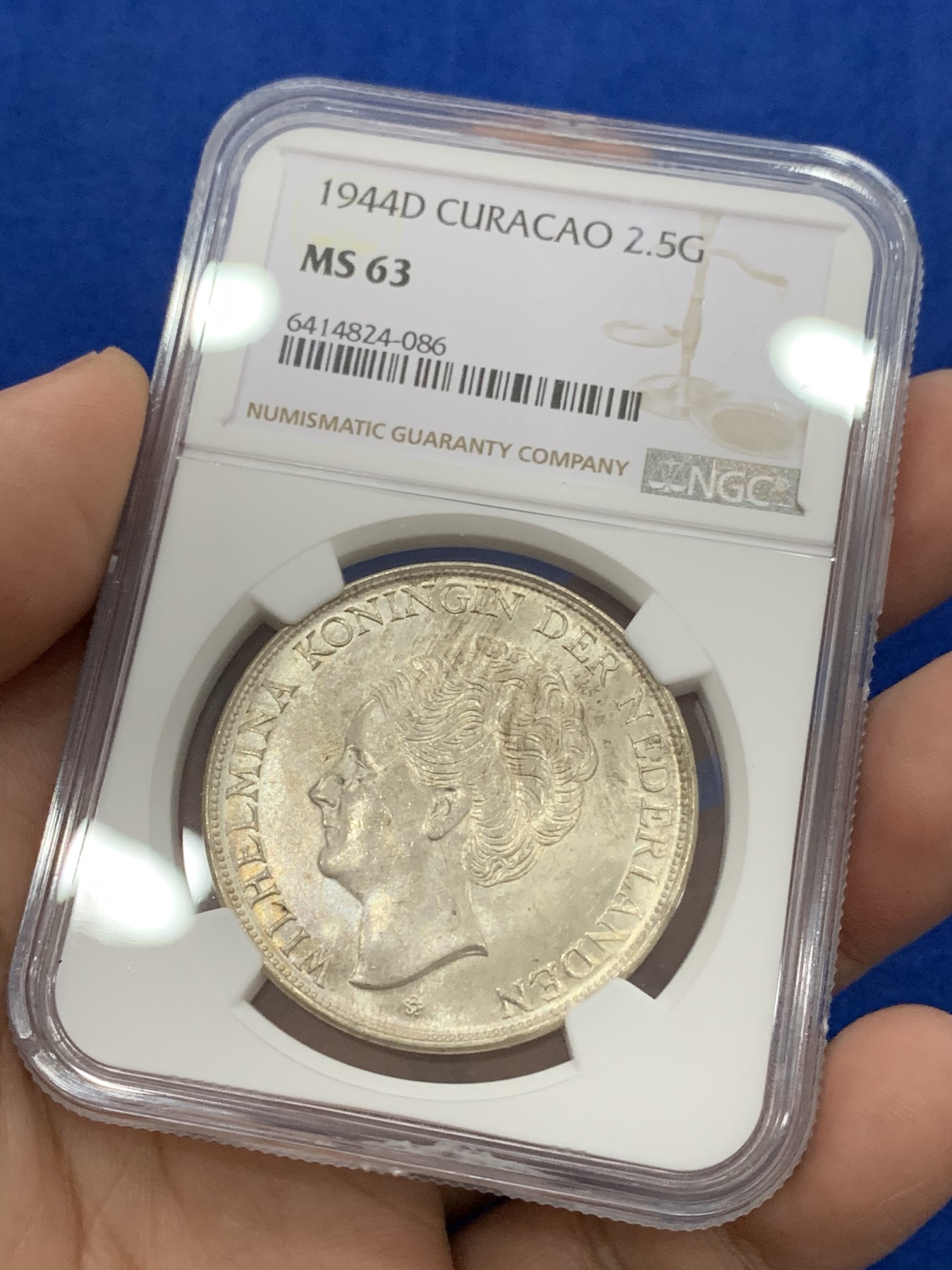 《竞宝斋》第195场-周日，周一 2场 (全场包邮) NGC MS63 荷属库拉索1944年威廉明娜2.5G大银币