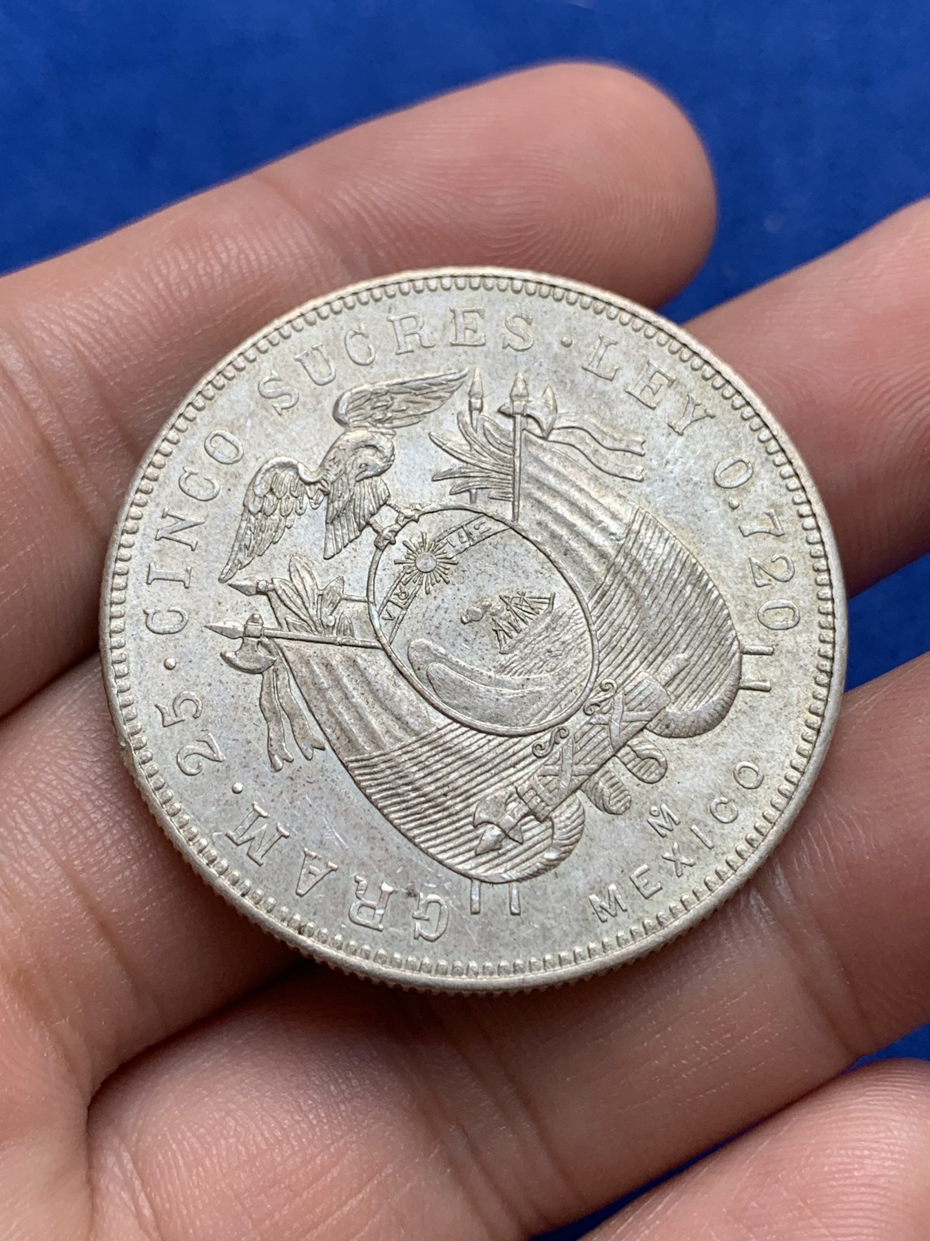 《竞宝斋》第195场-周日，周一 2场 (全场包邮) 厄瓜多尔1944年五苏克雷大银币，unc品相带黄油光。