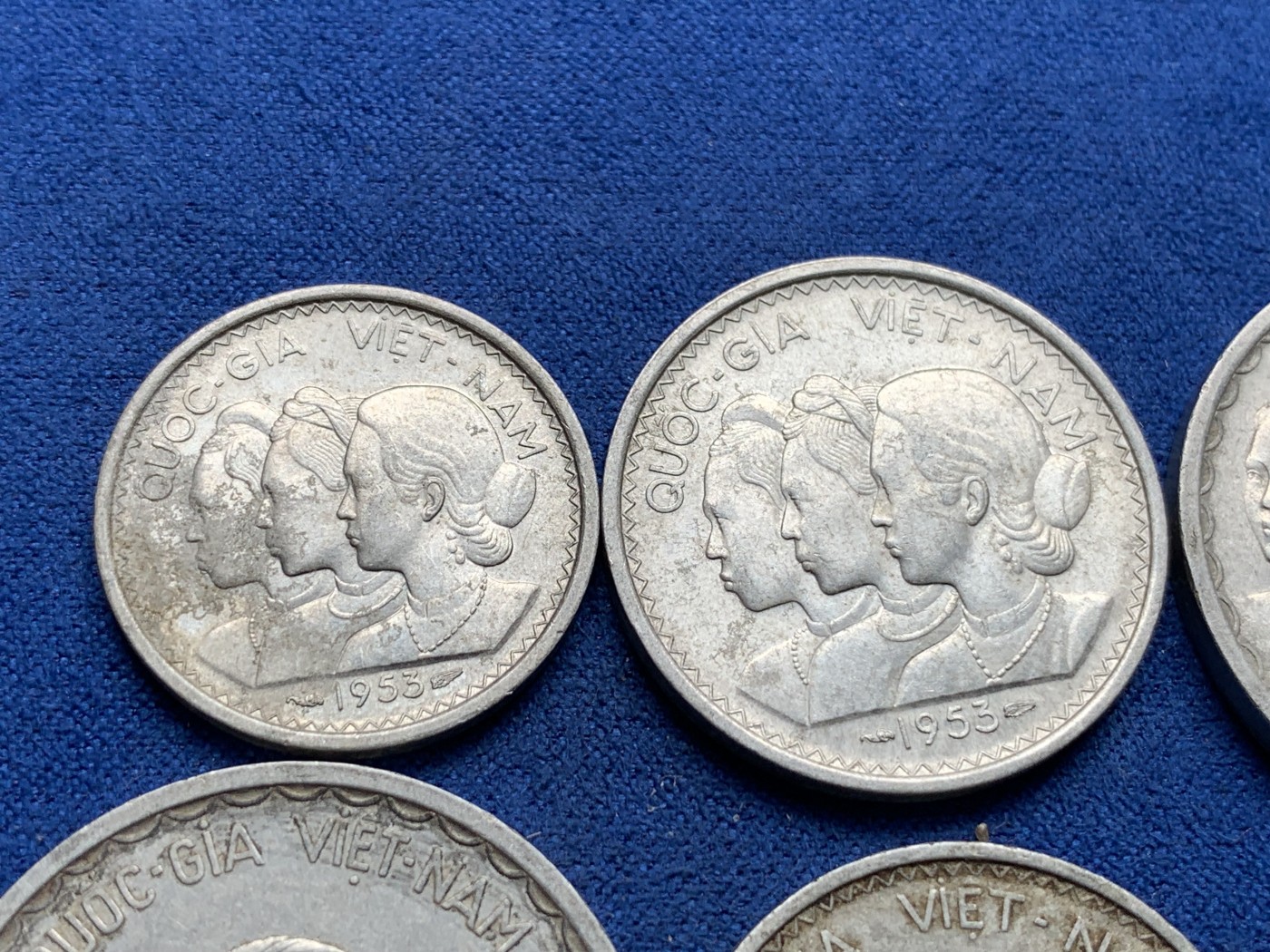 《竞宝斋》第195场-周日，周一 2场 (全场包邮) 两套（6枚）一组 越南1953三美女 （50苏+20苏+10苏）*2