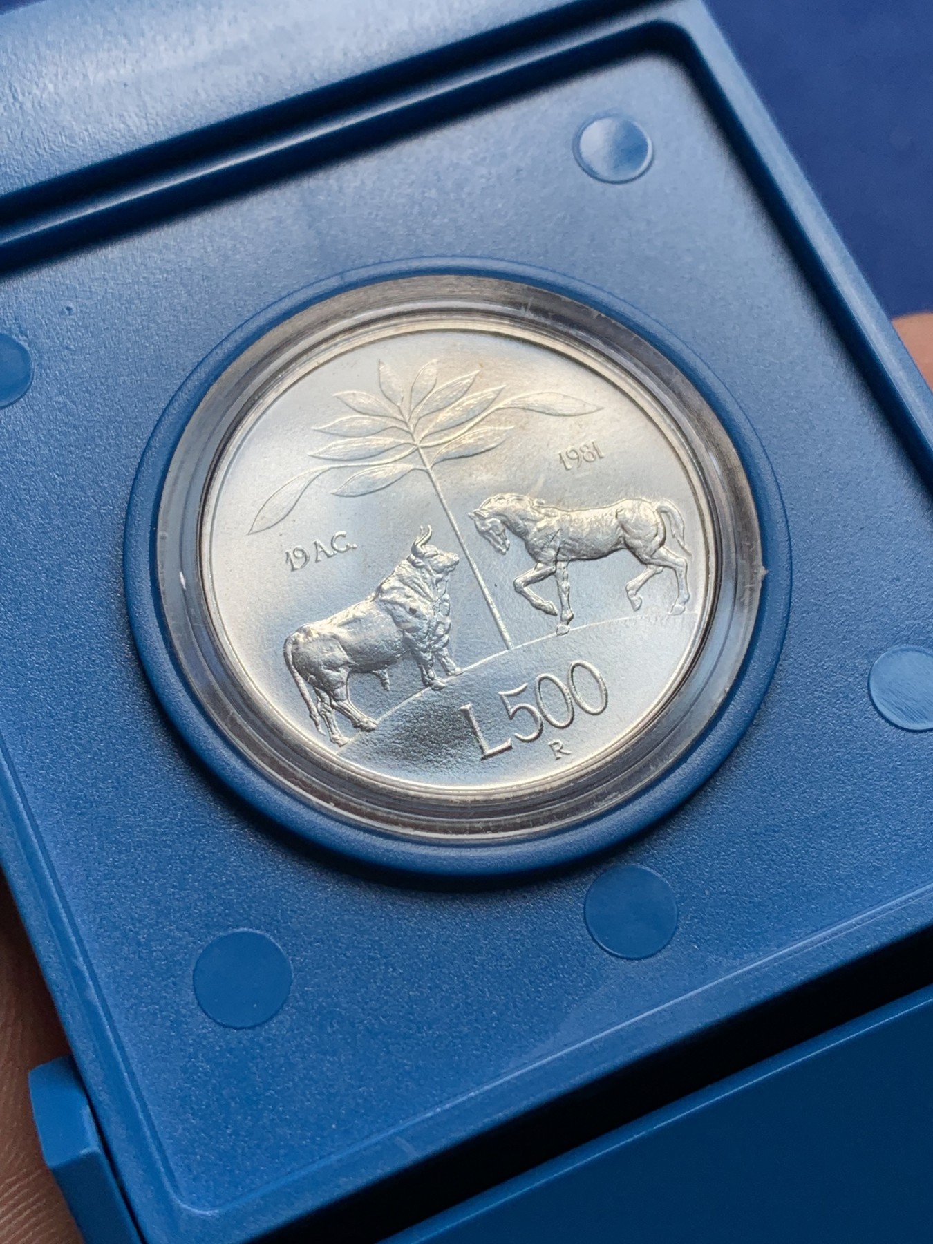 《竞宝斋》第195场-周日，周一 2场 (全场包邮) 意大利1981年 牛马 500里拉银币