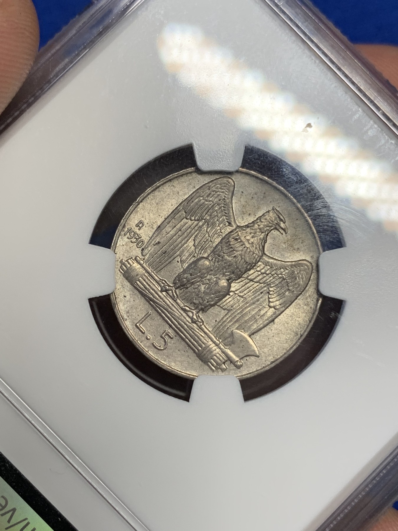 《竞宝斋》第195场-周日，周一 2场 (全场包邮) NGC-MS62 意大利 1930年 鹰 5里拉 银币 淡黄彩