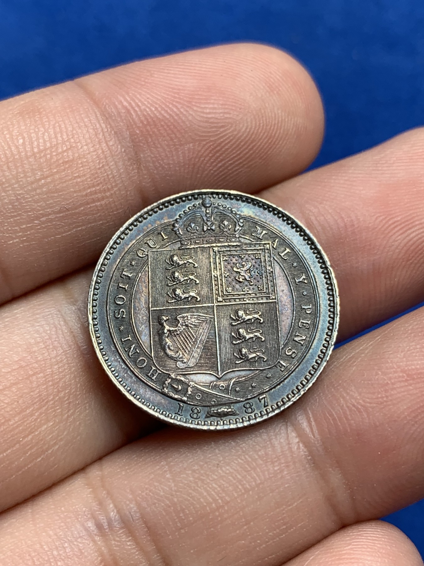 《竞宝斋》第195场-周日，周一 2场 (全场包邮) 英国 1887年 维多利亚高冠1先令 银币 深彩包浆