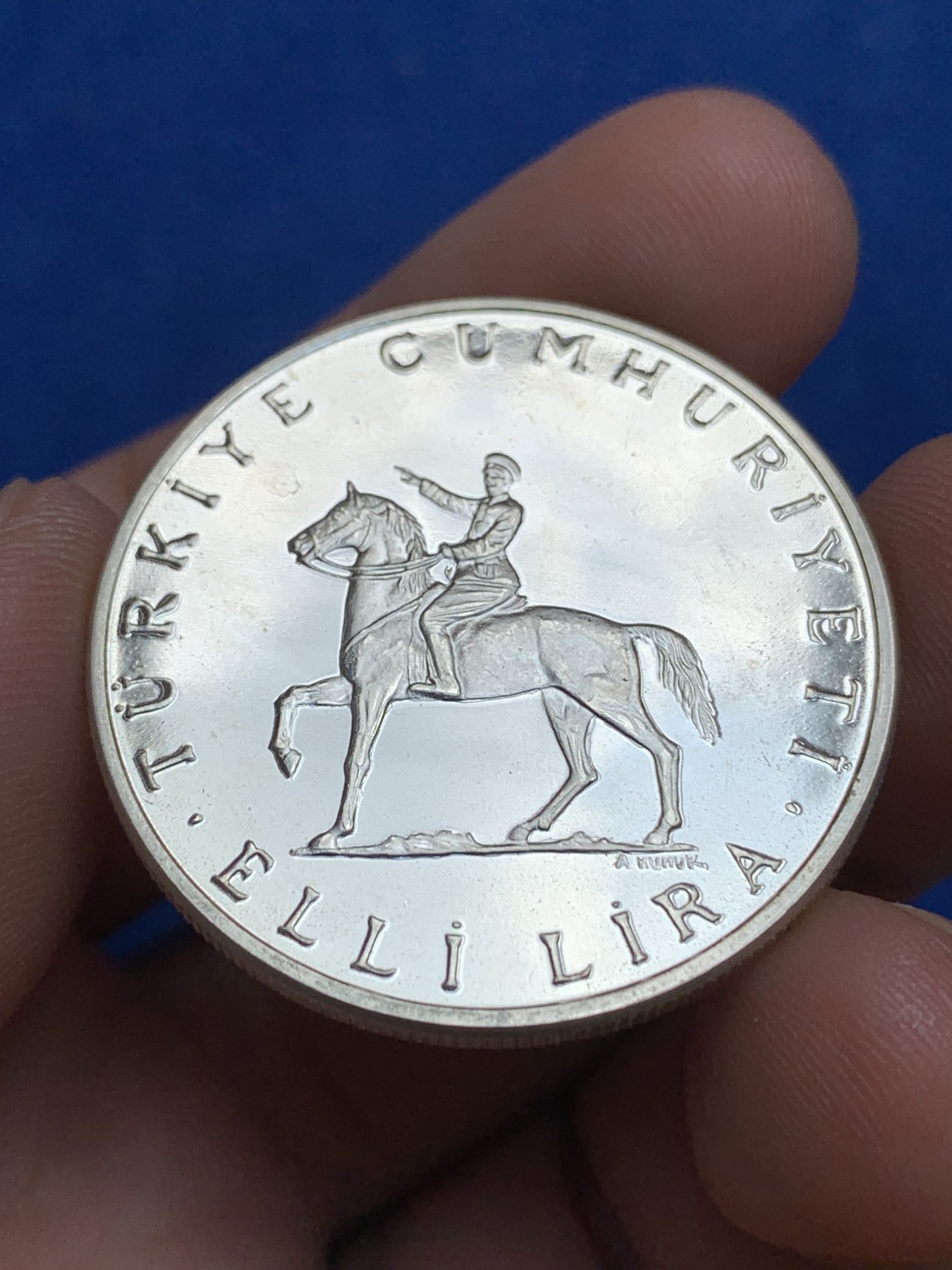 《竞宝斋》第195场-周日，周一 2场 (全场包邮) 土耳其精制银币两枚-1978年FAO纪念150里拉精制银币，800银，直径30mm，重量9g。土耳其1972年50里拉精制银币，830银，直径35mm，重量20g