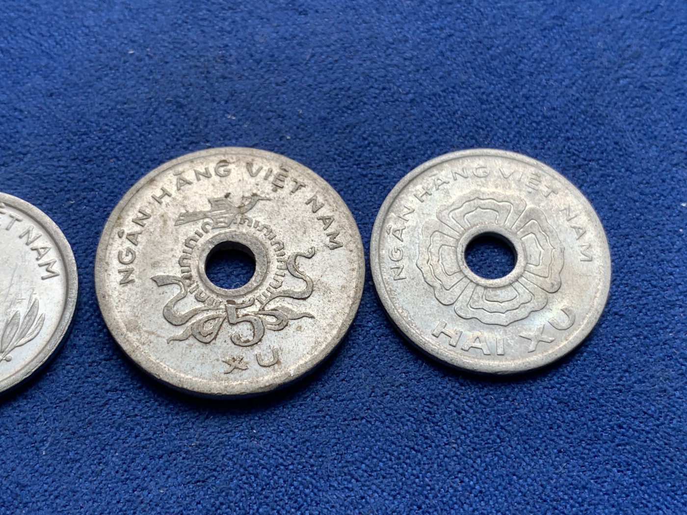 《竞宝斋》第195场-周日，周一 2场 (全场包邮) 3枚一组 南越1975年铝币一组