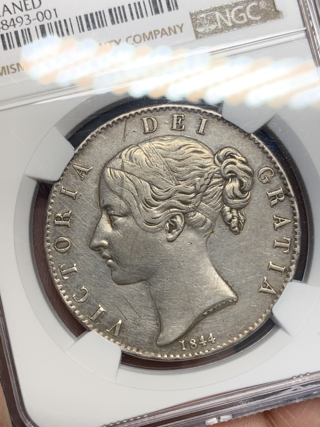 《竞宝斋》第195场-周日，周一 2场 (全场包邮) NGC-XFD 英国 1844年 青年版维多利亚1克朗 8点星版 早期少见品种 细节可达AU 仅发行9.4万枚 克书标价高