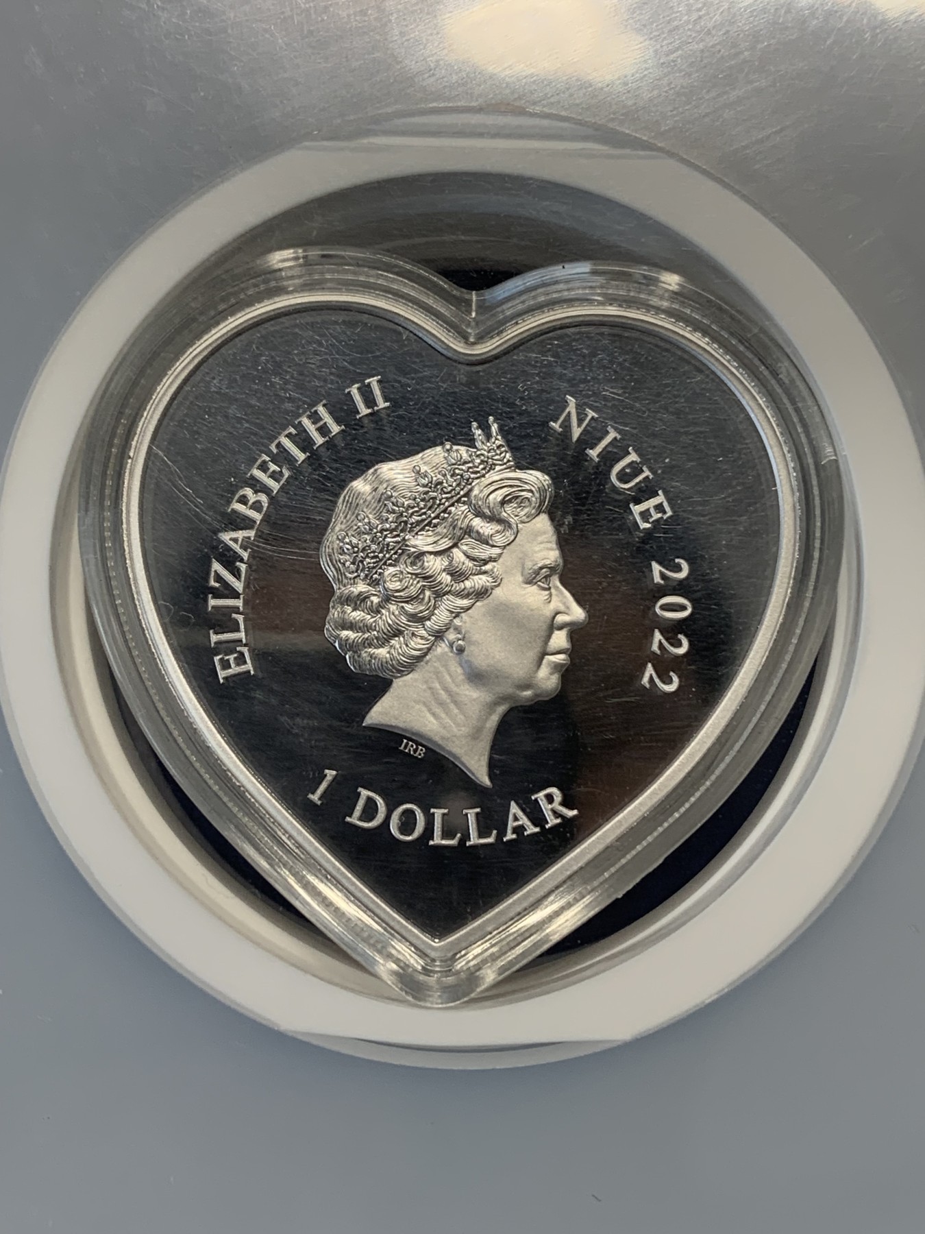 《竞宝斋》第195场-周日，周一 2场 (全场包邮) NGC PF69UC纽埃2022年情人节爱心水晶镶嵌心形镀金银币 皇冠之心 超军巨大盒子 NGC直接把币盒也装进去了