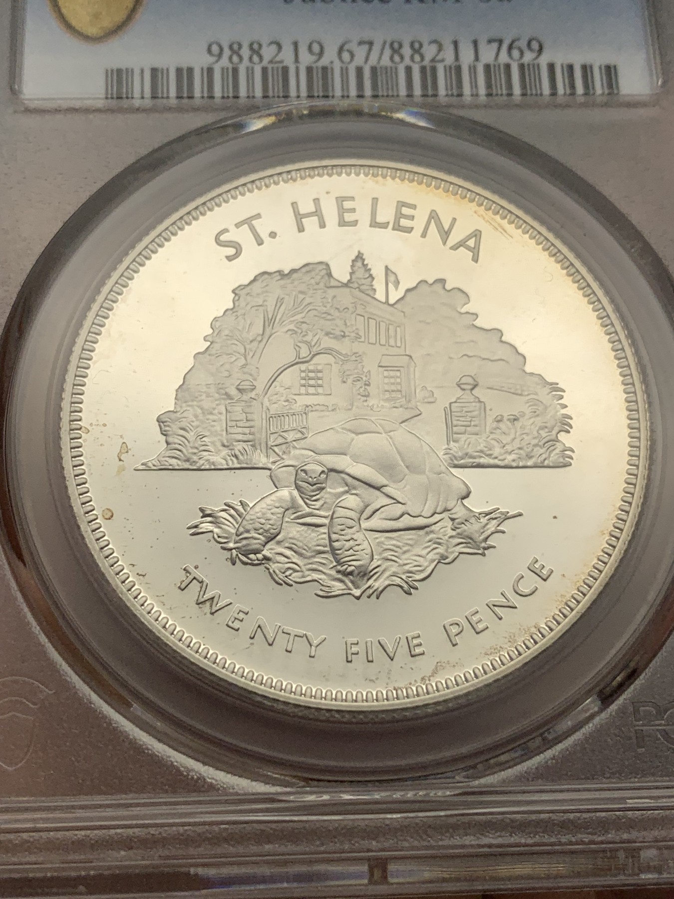 《竞宝斋》第195场-周日，周一 2场 (全场包邮) PCGS PR67圣赫勒拿1977女王登基25周年市政厅与陆龟25便士银币