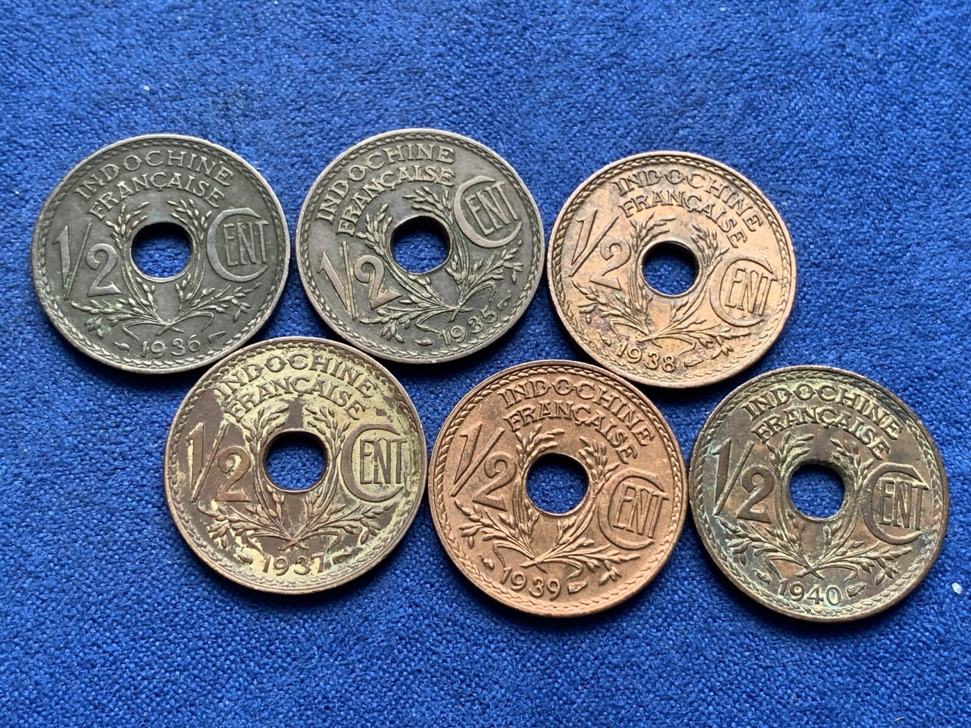 《竞宝斋》第195场-周日，周一 2场 (全场包邮) 6枚一组 法属印支1/2铜币一组，1940年最稀少