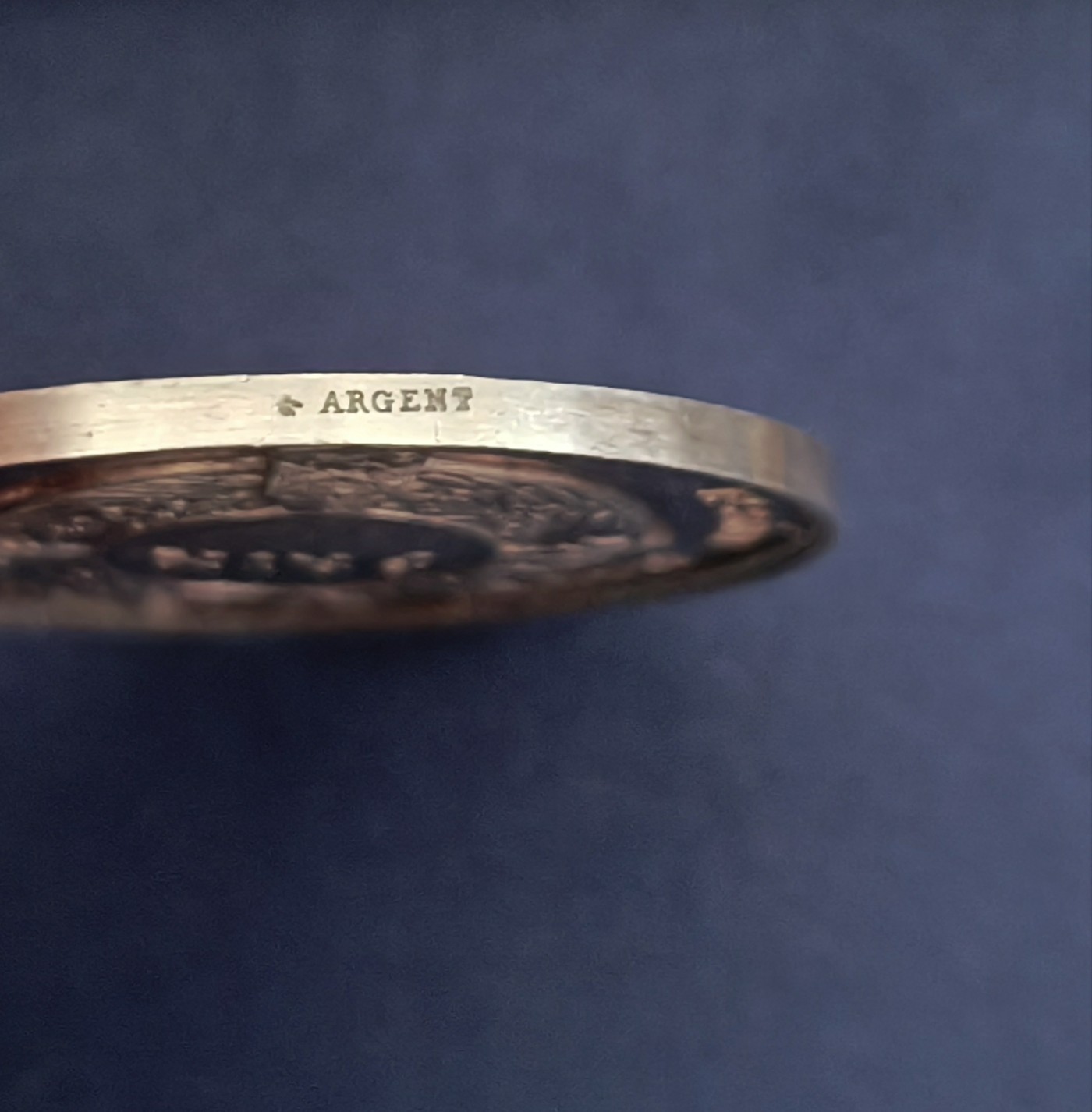 欧洲章牌专场第十六期 法国阿尔伯特大学院银章，直径32mm，