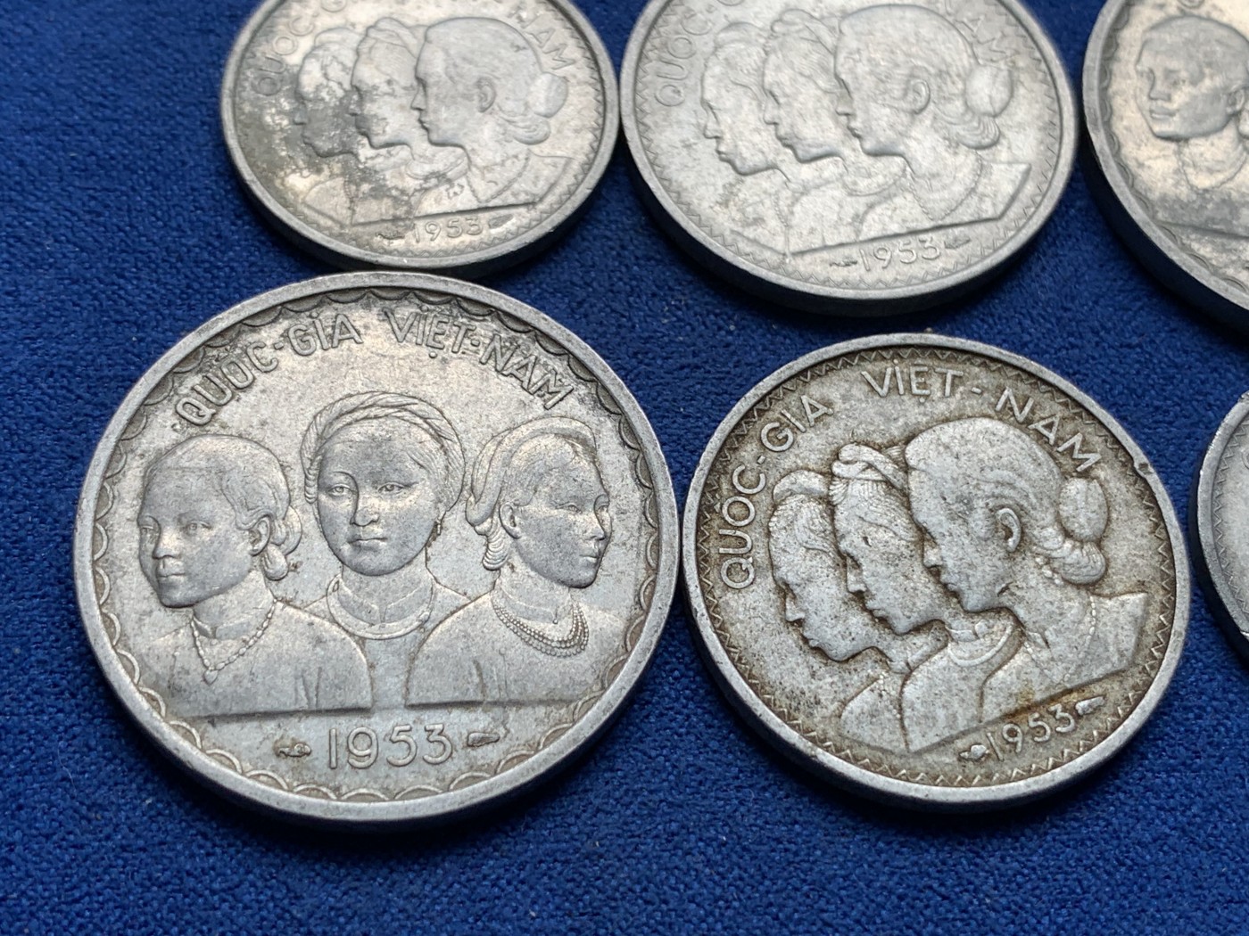 《竞宝斋》第195场-周日，周一 2场 (全场包邮) 两套（6枚）一组 越南1953三美女 （50苏+20苏+10苏）*2