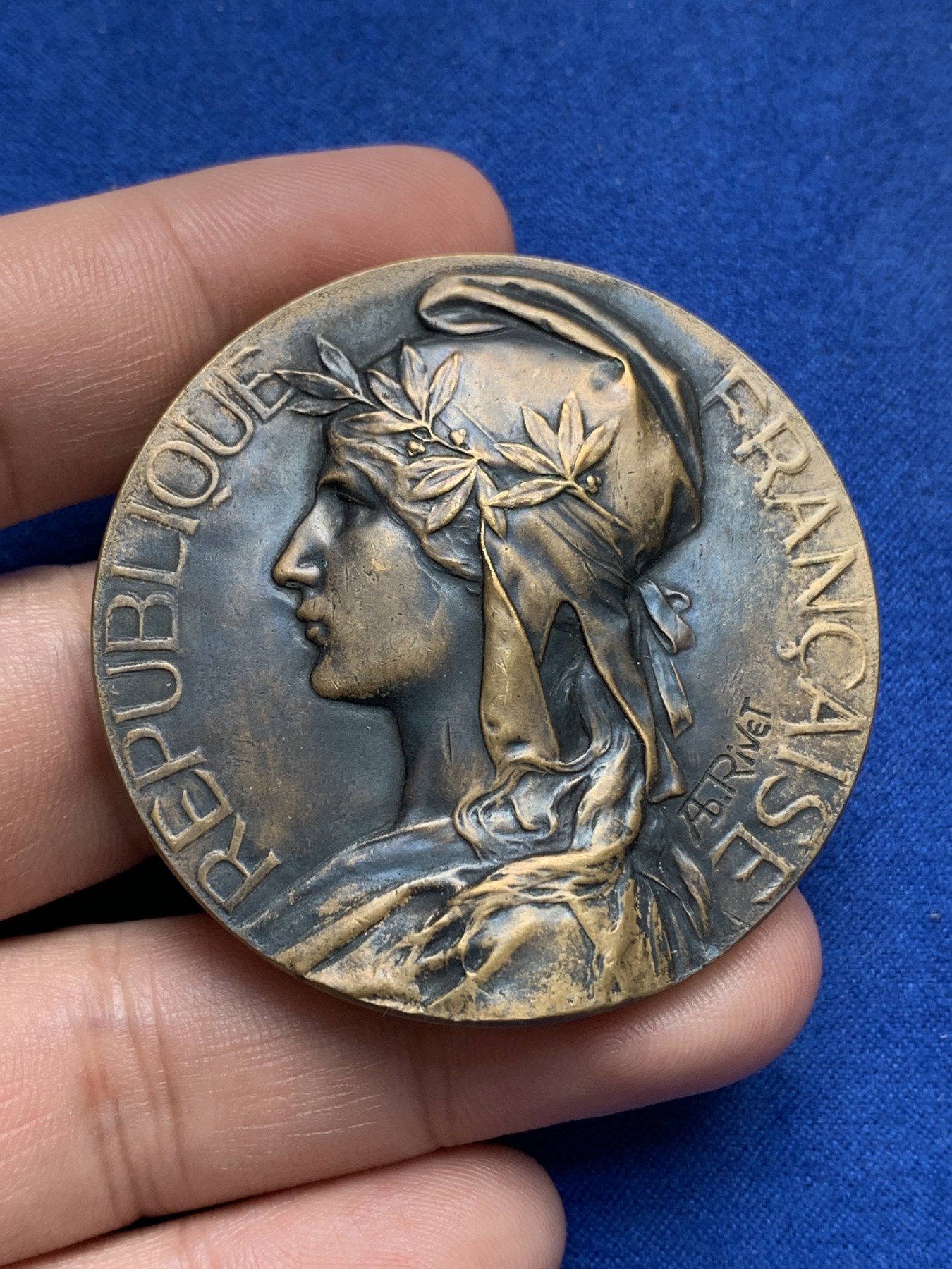 《竞宝斋》第195场-周日，周一 2场 (全场包邮) 法国玛丽安娜大铜章 57.7g  49.6mm