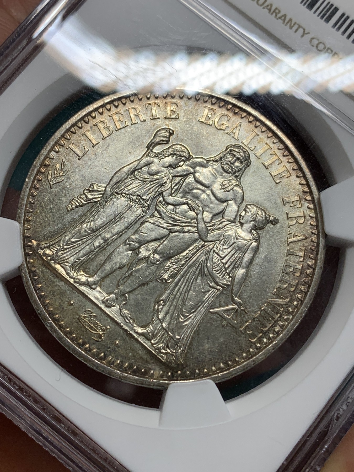 《竞宝斋》第195场-周日，周一 2场 (全场包邮) NGC MS64 1965年法国大力神银币 双面五彩包浆 非常漂亮