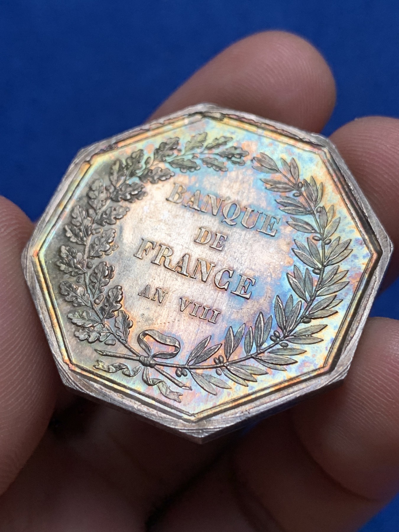 《竞宝斋》第195场-周日，周一 2场 (全场包邮) 法国 1860-1879 法兰西银行八角银质代币 蜜蜂边铭 正面背面皆为梦幻好彩24.48g 36.9mm适合评级