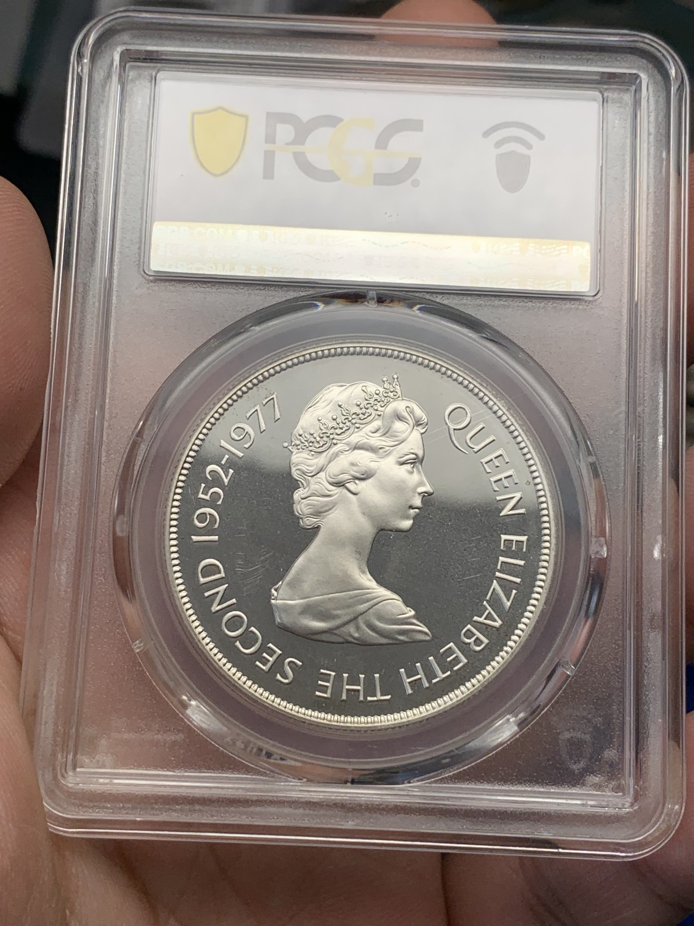 《竞宝斋》第195场-周日，周一 2场 (全场包邮) PCGS PR67圣赫勒拿1977女王登基25周年市政厅与陆龟25便士银币