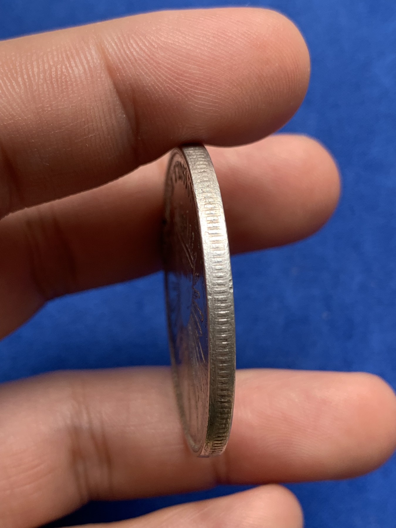 《竞宝斋》第195场-周日，周一 2场 (全场包邮) 墨西哥 1902年 8R 鹰洋 银币 带点灰色包浆  全羽好品 细节打制清晰 灯光下有弱转光 ngc评级砸盒币