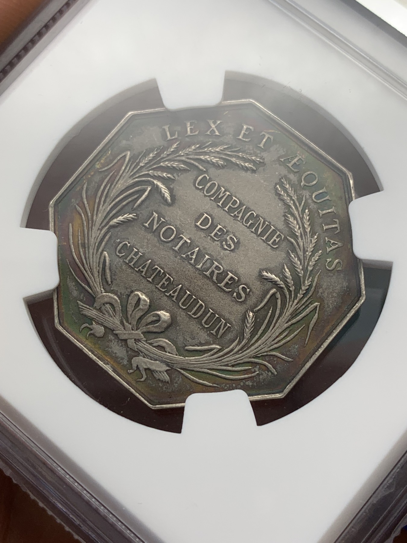 《竞宝斋》第195场-周日，周一 2场 (全场包邮) NGC MS63 19世纪法国查特顿公证处八角银章代用币 品相状态一流 包浆五彩 温润