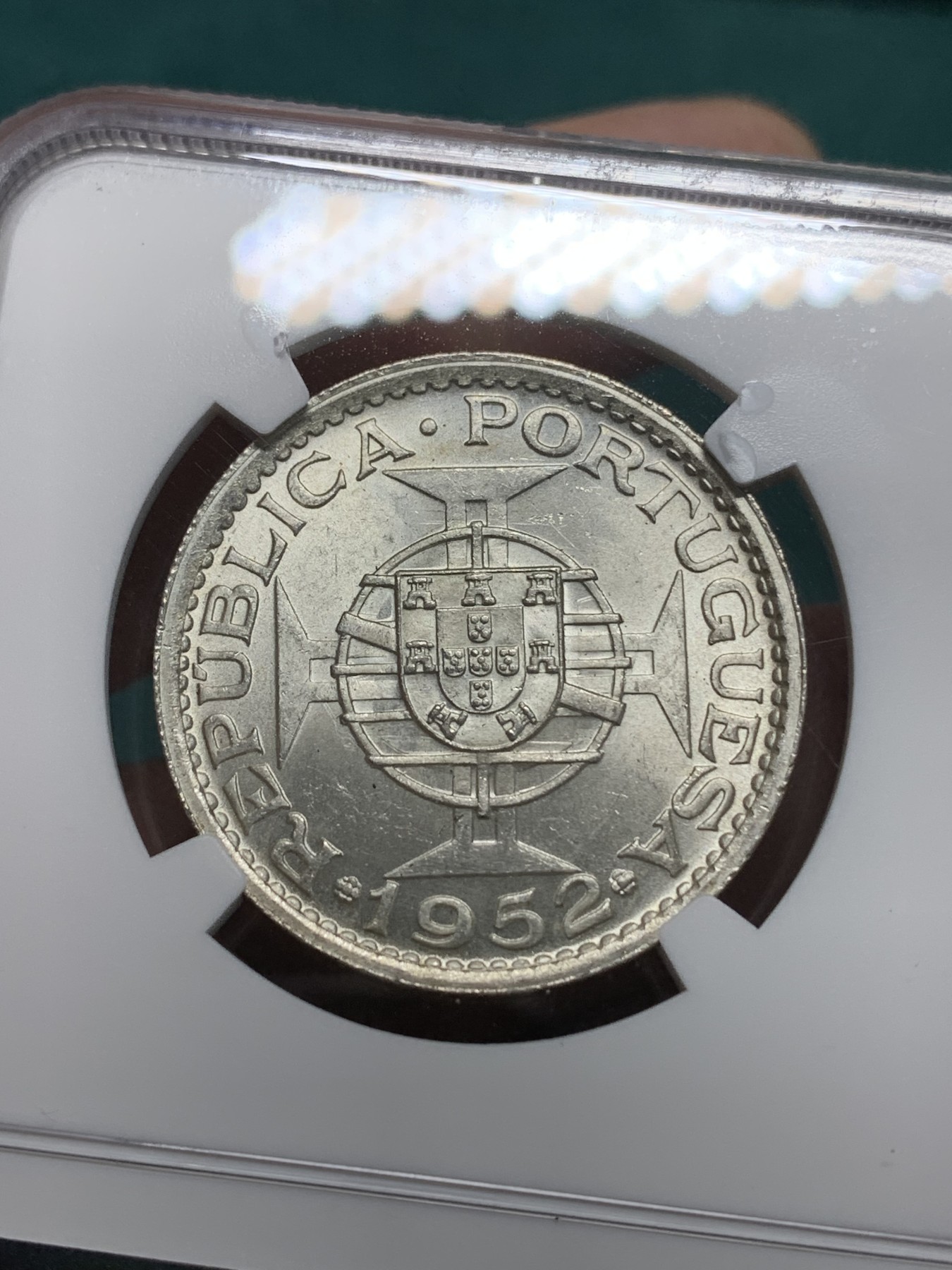 《竞宝斋》第195场-周日，周一 2场 (全场包邮) NGC-MS64 澳门1952年5元银币 热门品种