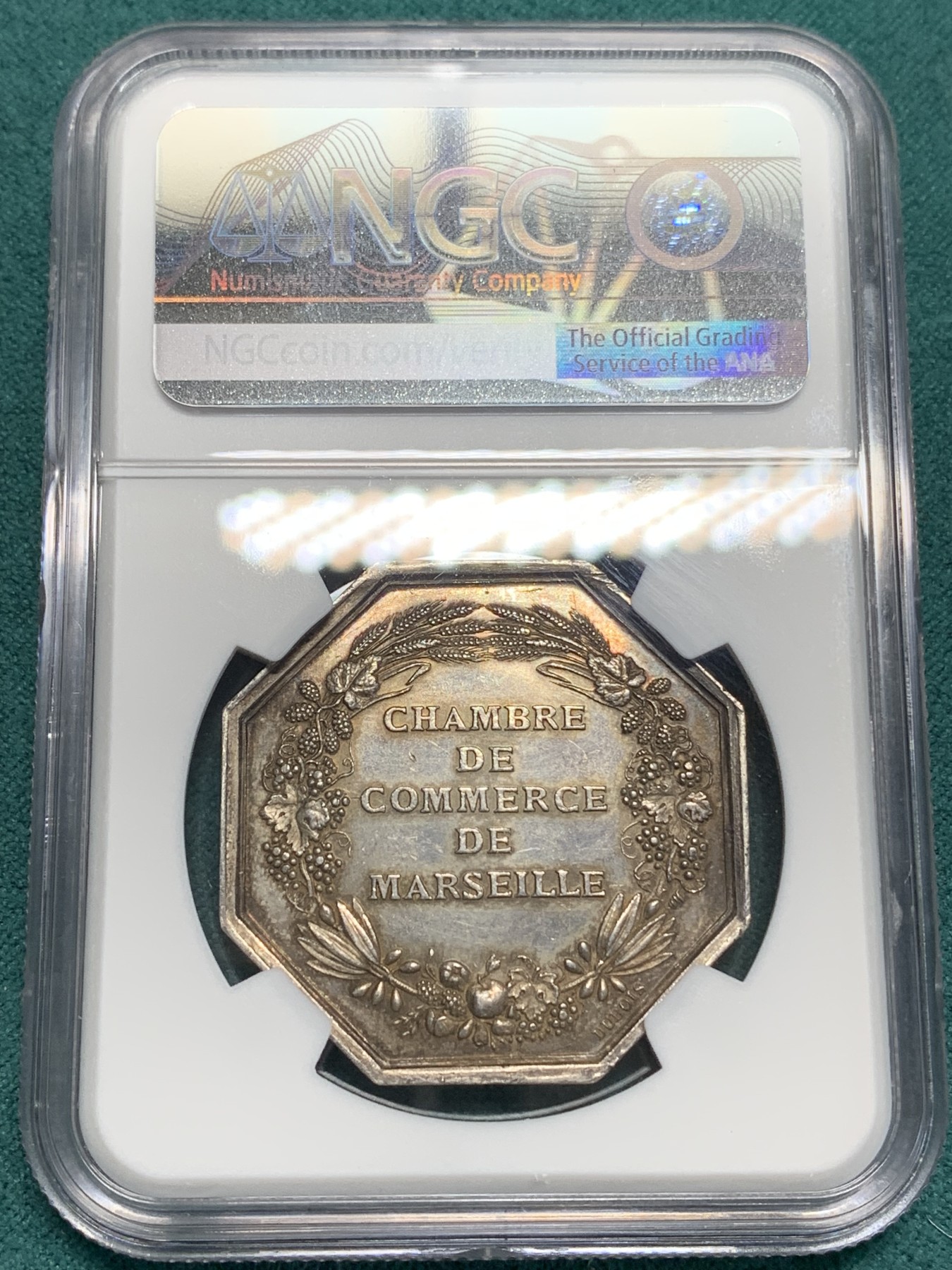 《竞宝斋》第195场-周日，周一 2场 (全场包邮) NGC MS61 法国1775马赛港商业八角银质代币