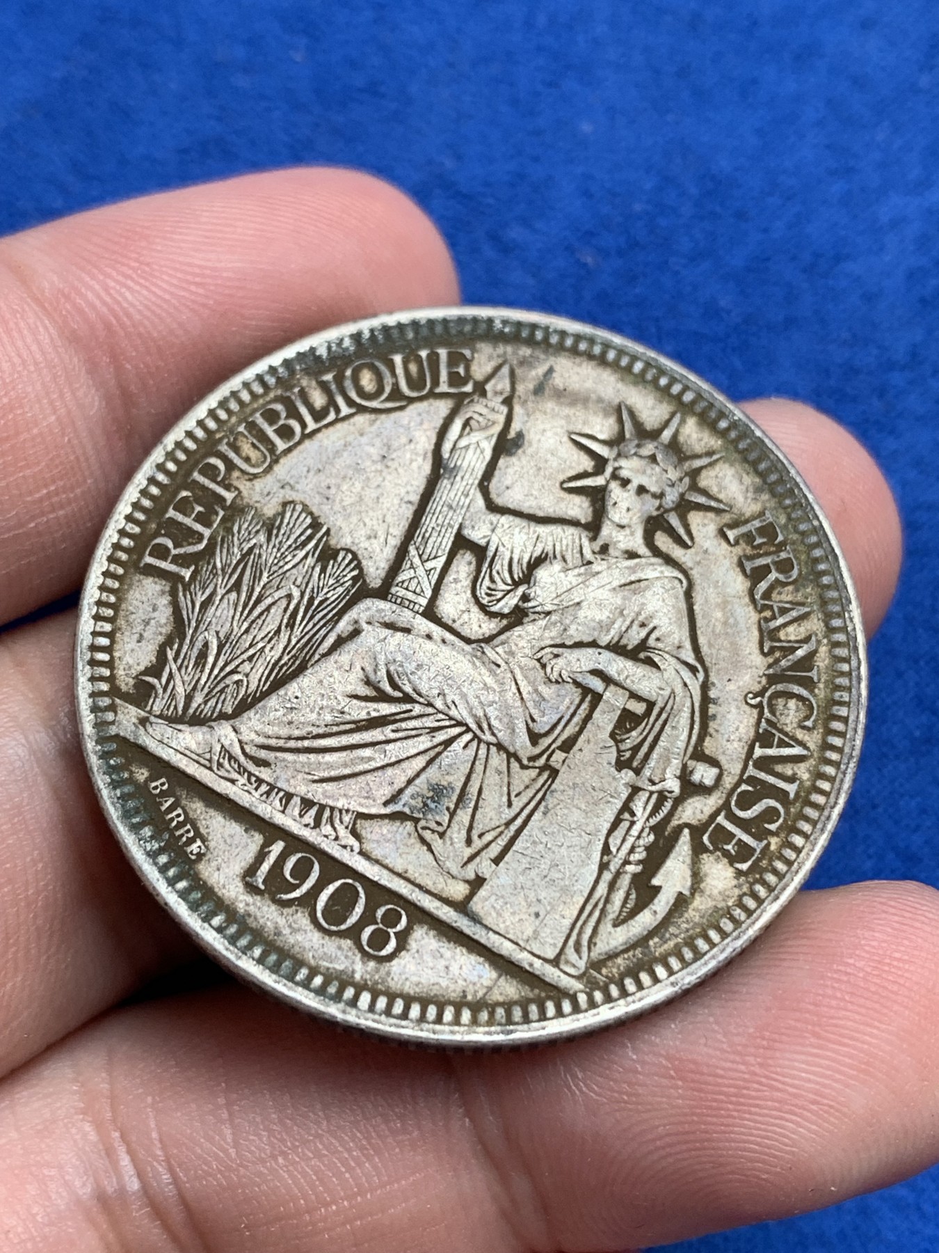 《竞宝斋》第195场-周日，周一 2场 (全场包邮) 1908年法属印支坐洋1皮阿斯特银币，原味老包浆