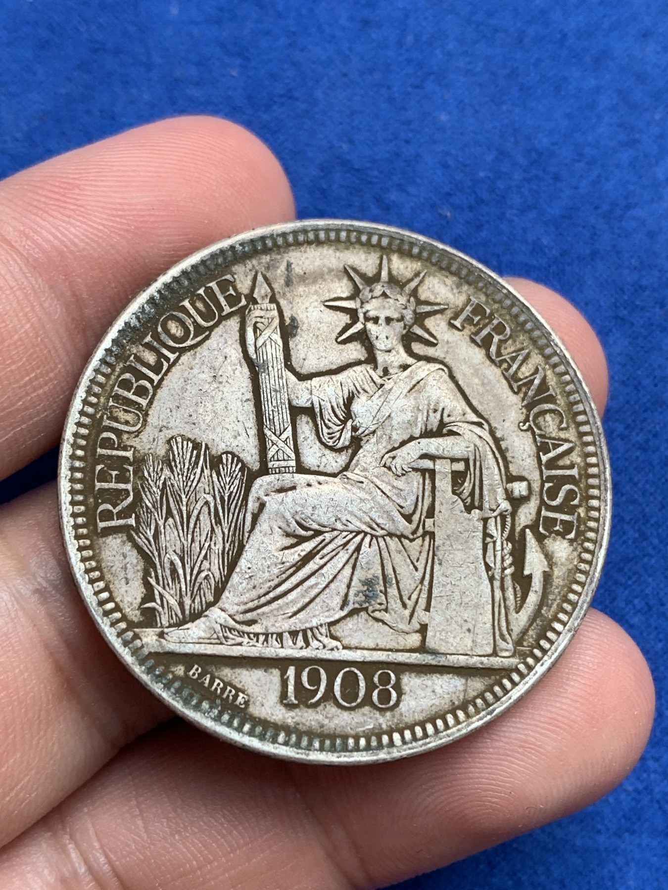 《竞宝斋》第195场-周日，周一 2场 (全场包邮) 1908年法属印支坐洋1皮阿斯特银币，原味老包浆