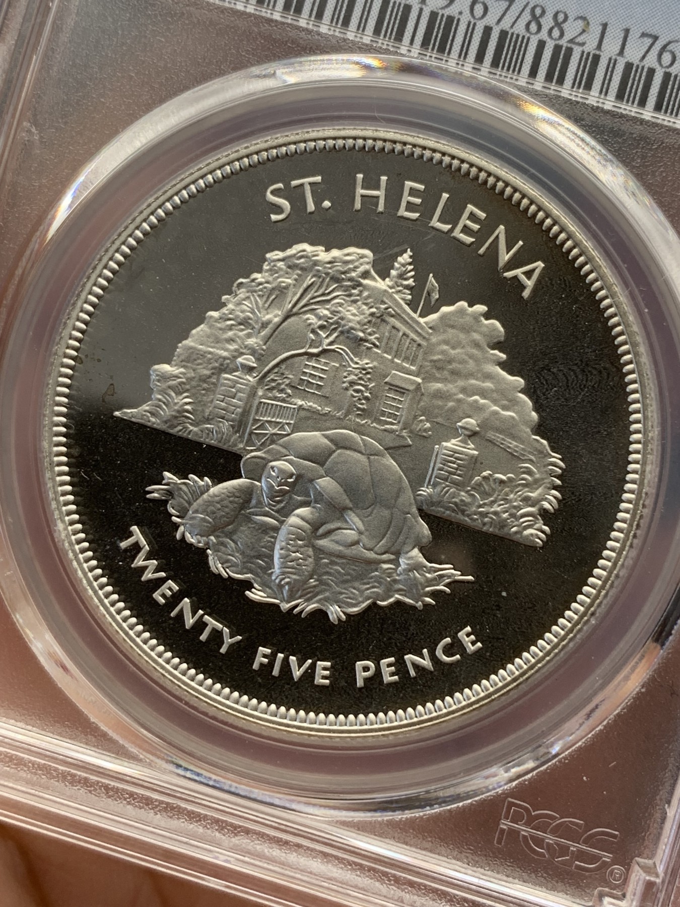 《竞宝斋》第195场-周日，周一 2场 (全场包邮) PCGS PR67圣赫勒拿1977女王登基25周年市政厅与陆龟25便士银币