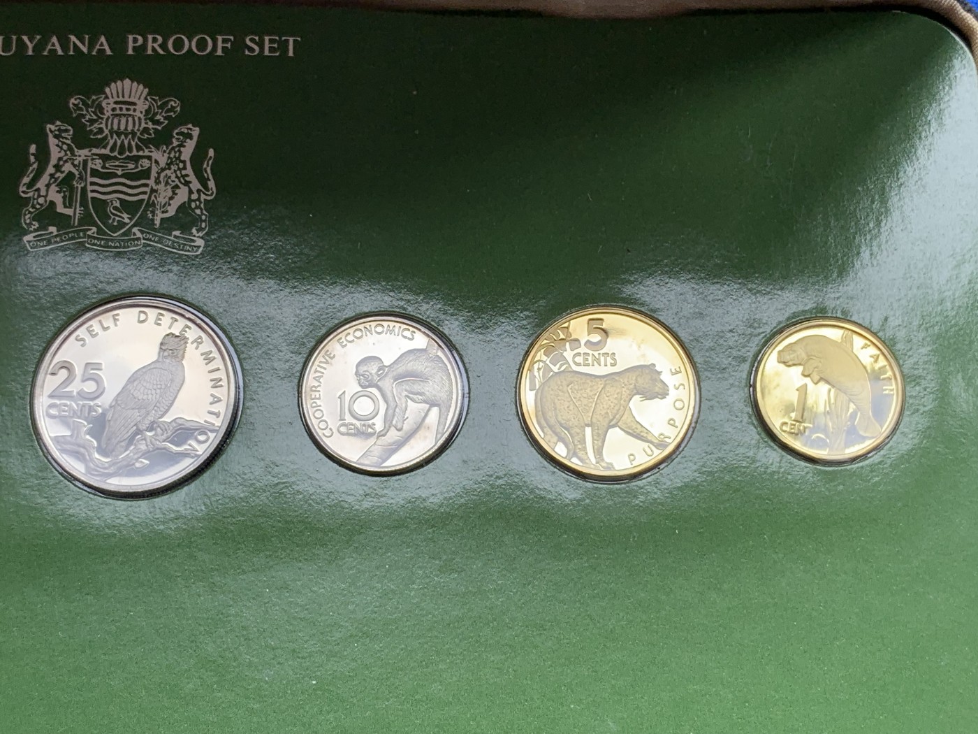 《竞宝斋》第195场-周日，周一 2场 (全场包邮) 1976年圭亚那 盒装套币 状态不错