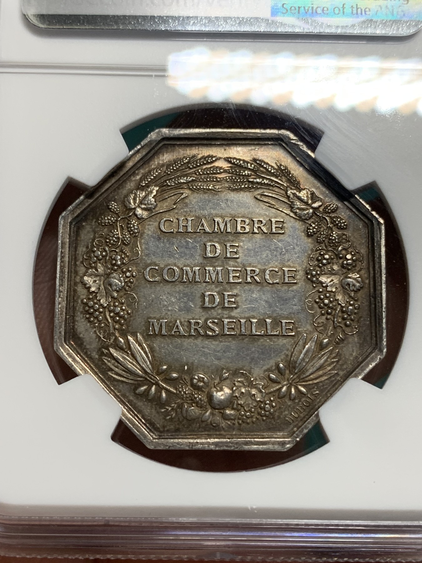 《竞宝斋》第195场-周日，周一 2场 (全场包邮) NGC MS61 法国1775马赛港商业八角银质代币