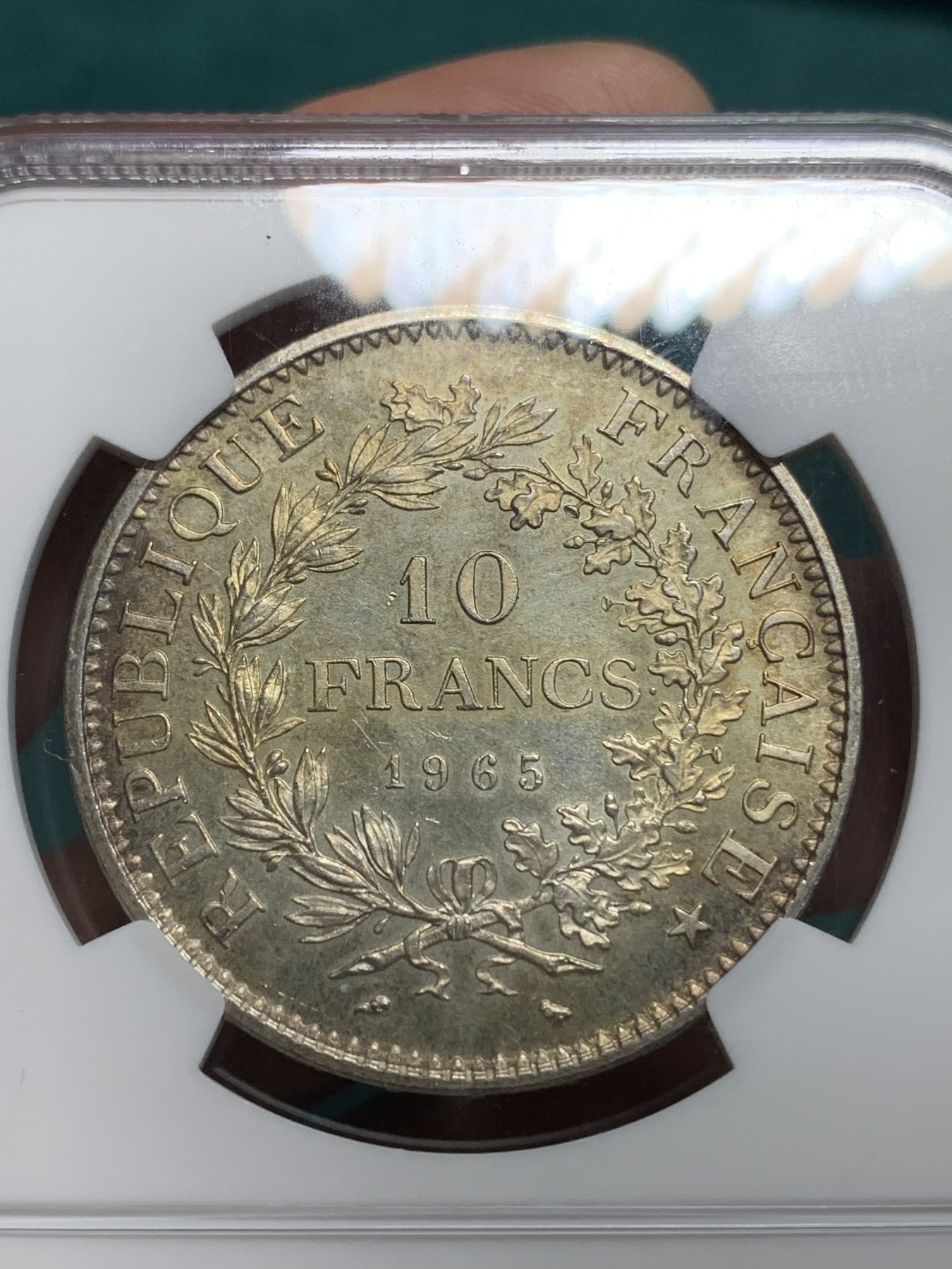 《竞宝斋》第195场-周日，周一 2场 (全场包邮) NGC MS64 1965年法国大力神银币 双面五彩包浆 非常漂亮