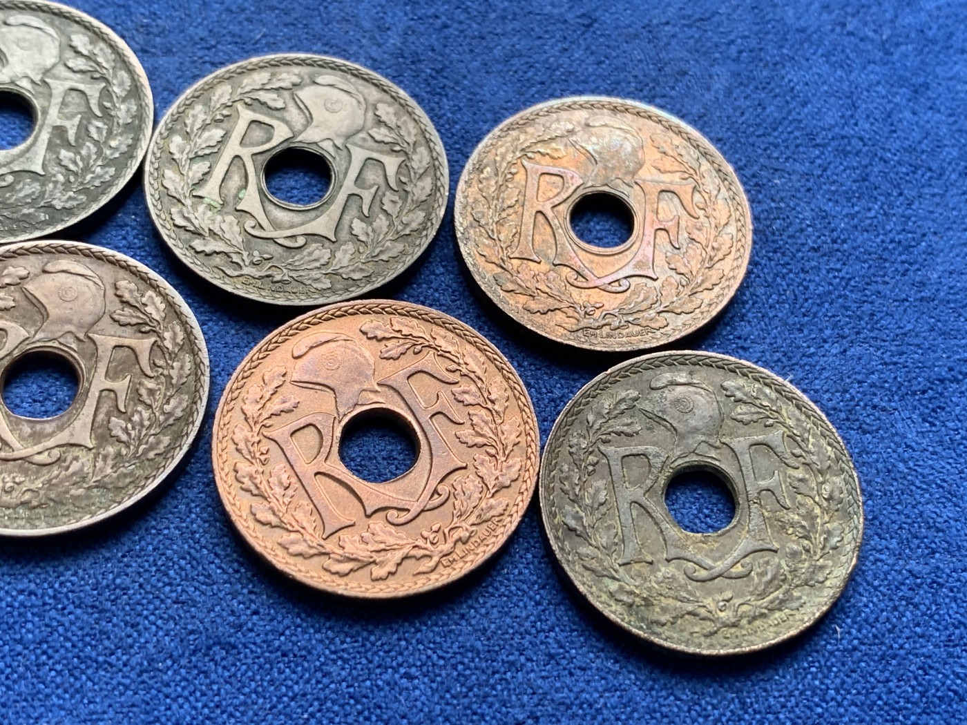 《竞宝斋》第195场-周日，周一 2场 (全场包邮) 6枚一组 法属印支1/2铜币一组，1940年最稀少