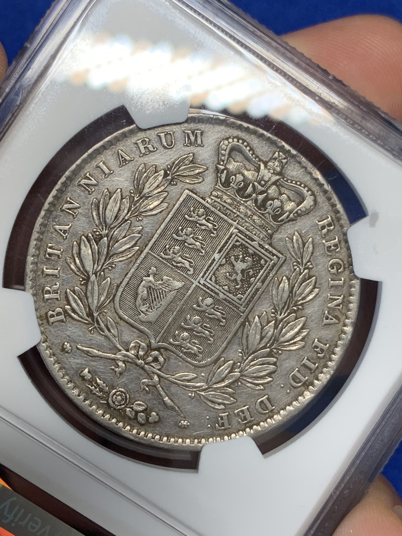 《竞宝斋》第195场-周日，周一 2场 (全场包邮) NGC-XFD 英国 1844年 青年版维多利亚1克朗 8点星版 早期少见品种 细节可达AU 仅发行9.4万枚 克书标价高