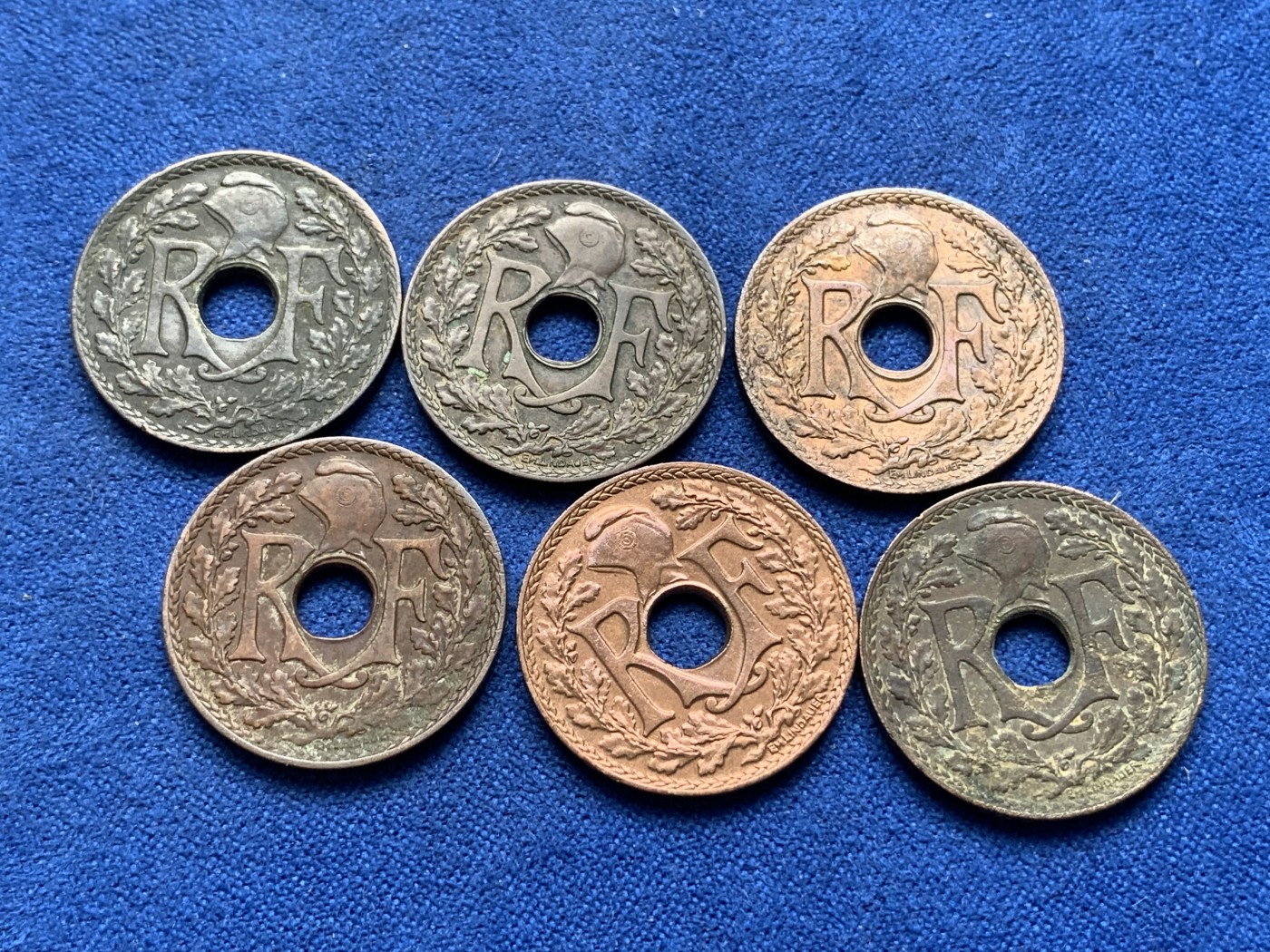 《竞宝斋》第195场-周日，周一 2场 (全场包邮) 6枚一组 法属印支1/2铜币一组，1940年最稀少