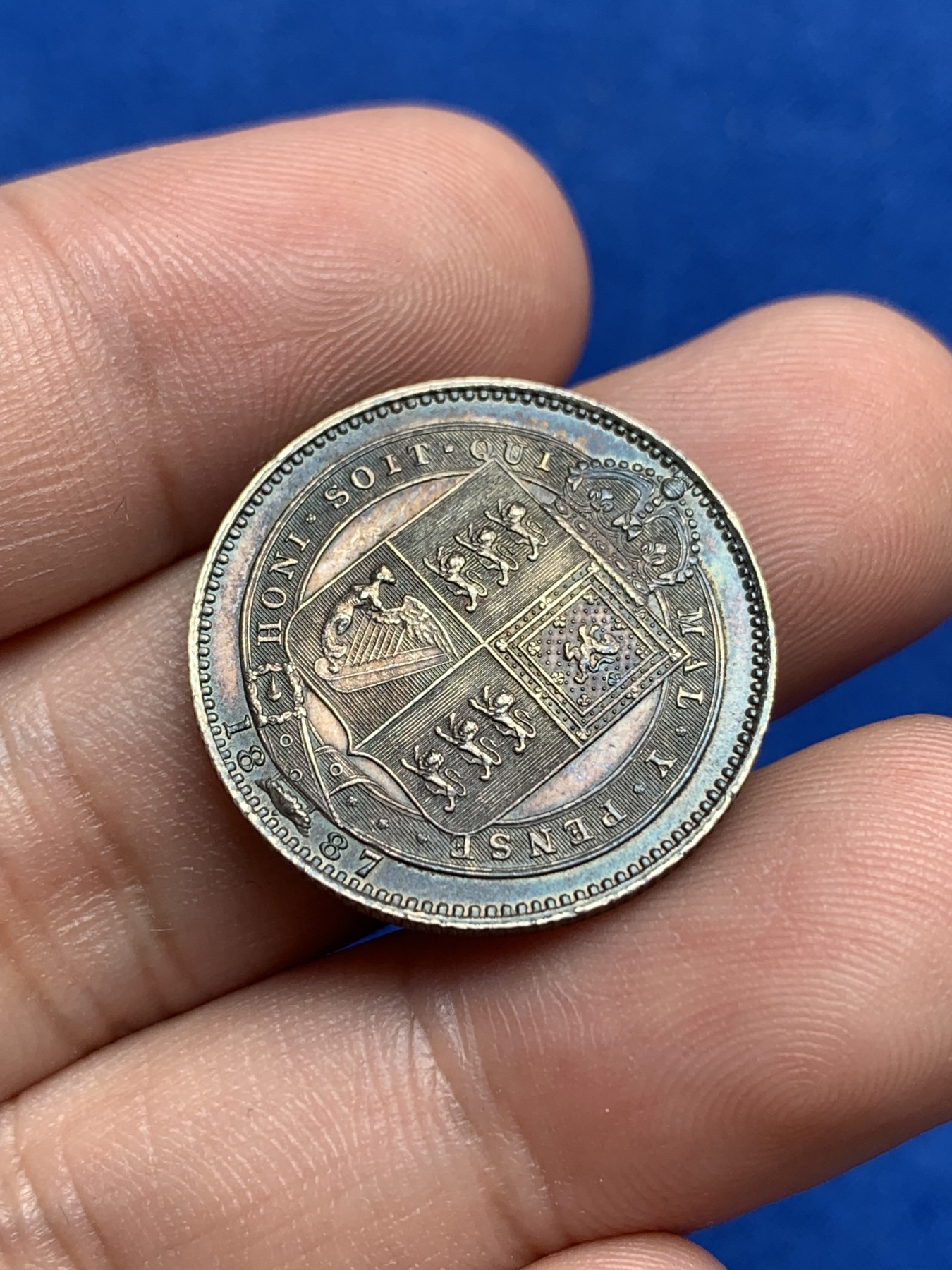 《竞宝斋》第195场-周日，周一 2场 (全场包邮) 英国 1887年 维多利亚高冠1先令 银币 深彩包浆