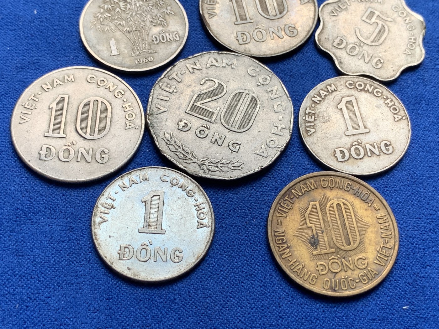 《竞宝斋》第195场-周日，周一 2场 (全场包邮) 八枚一组 南越辅币